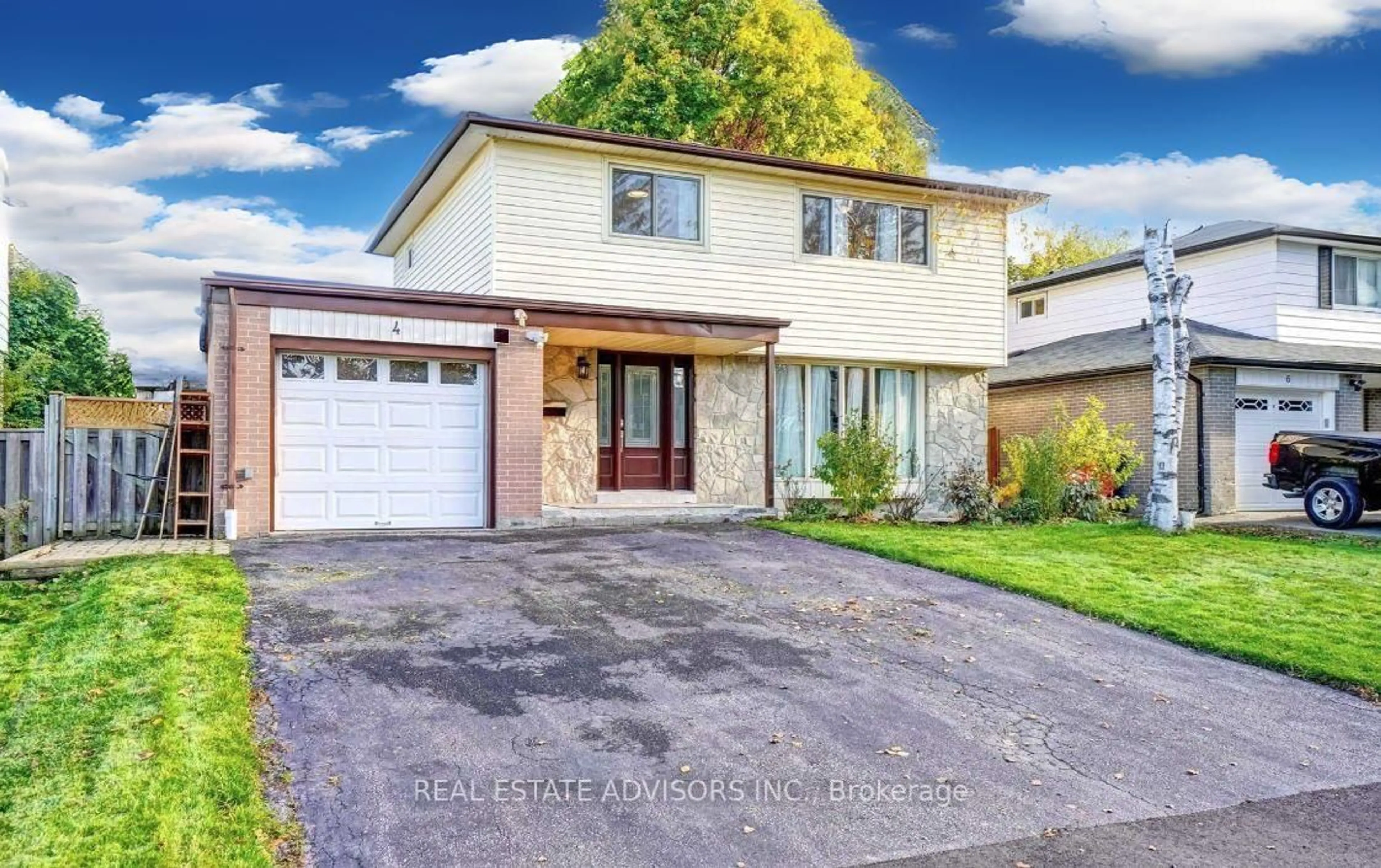 Home with brick exterior material, street for 4 Parkend Ave, Brampton Ontario L6Y 1B2