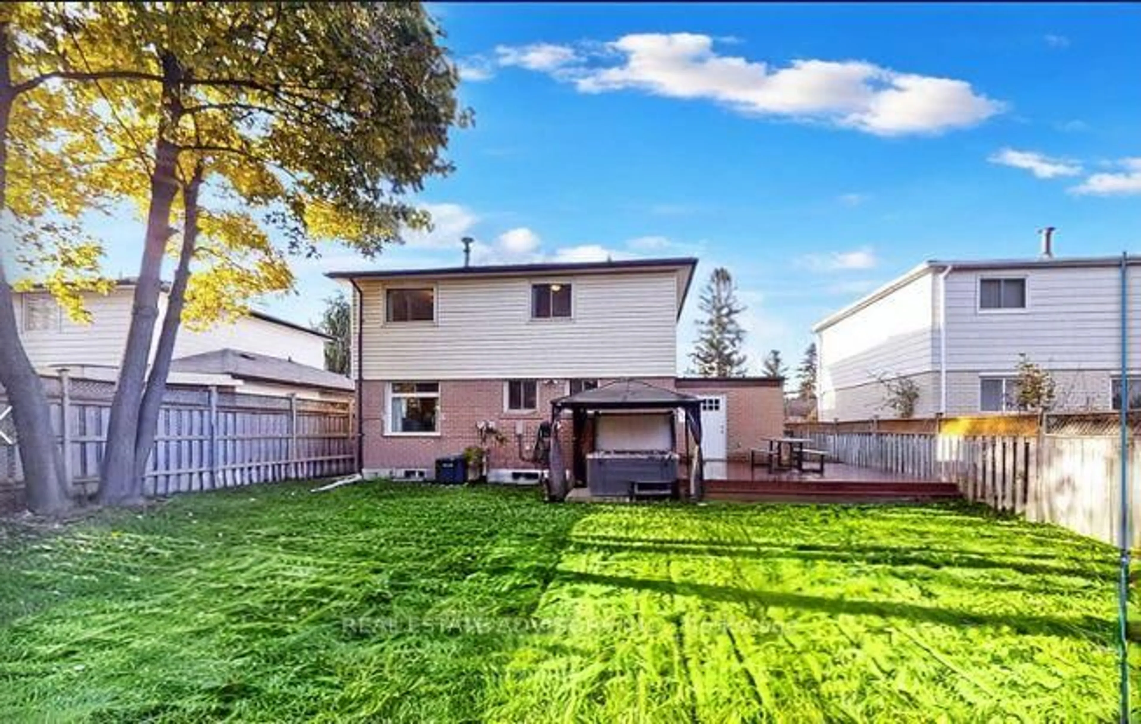 Unknown for 4 Parkend Ave, Brampton Ontario L6Y 1B2