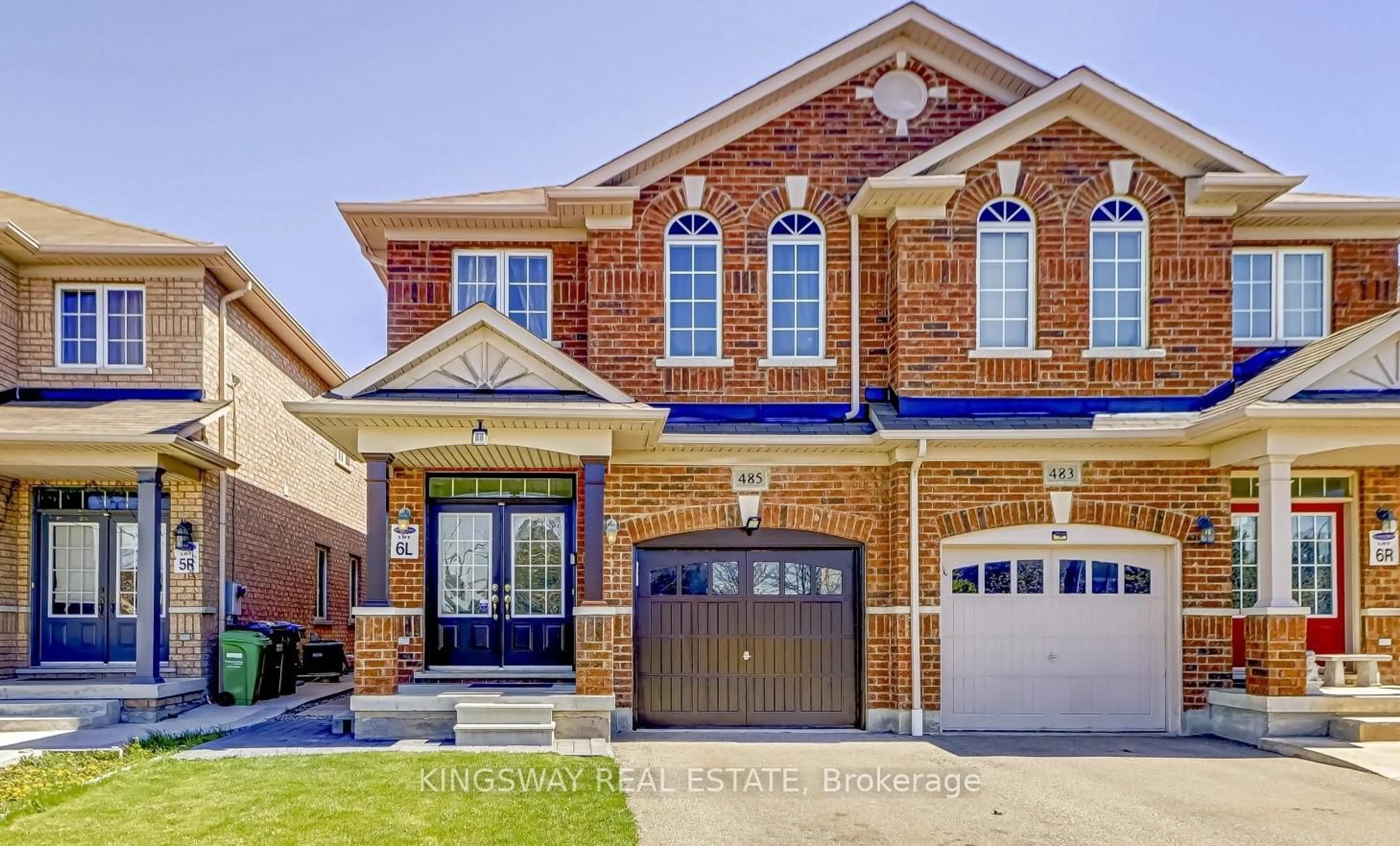 Home with brick exterior material, street for 485 Meadowridge Crt, Mississauga Ontario L5W 0E8