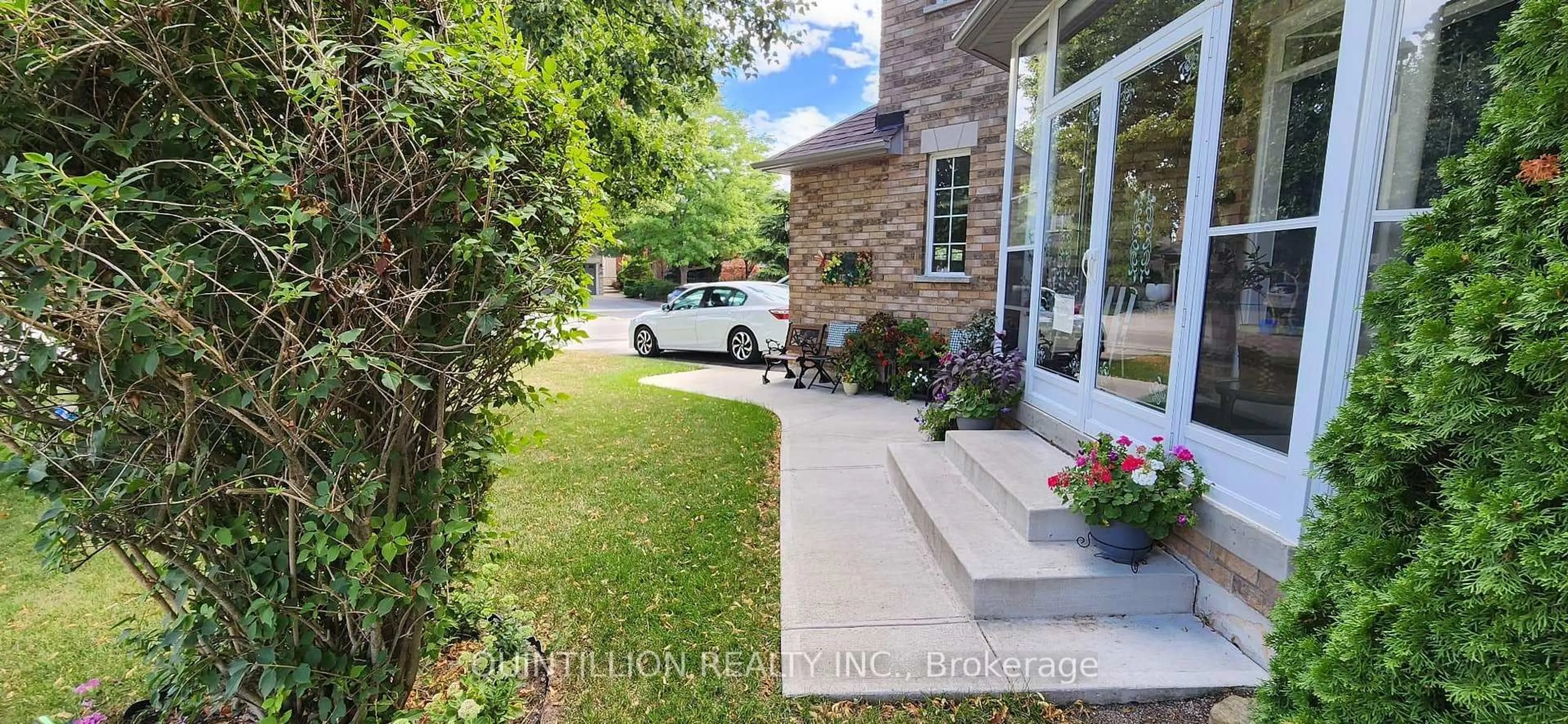 Unknown for 2054 Bloomfield Dr, Oakville Ontario L6M 3W3