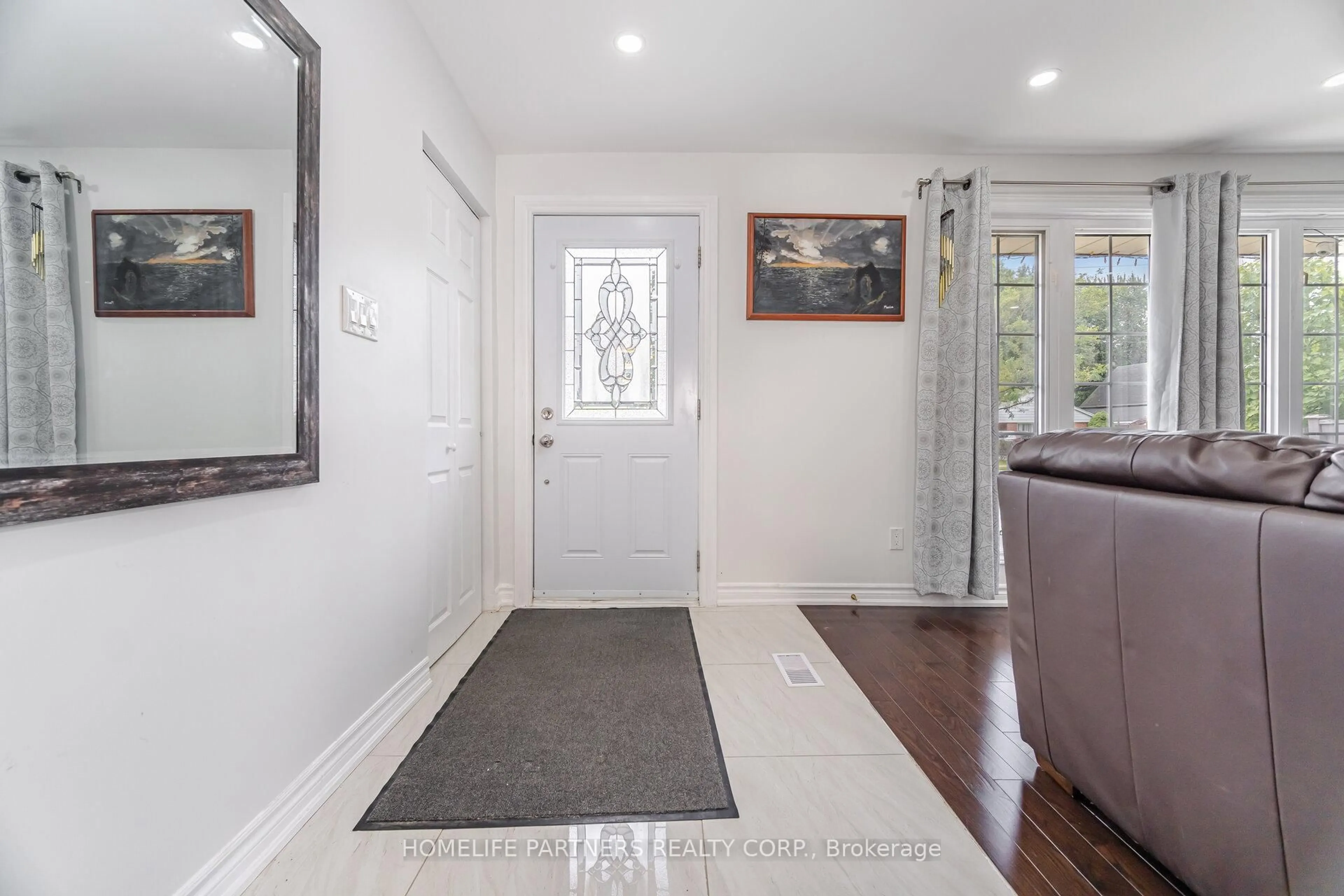 Indoor entryway for 54 Fordwich Cres, Toronto Ontario M9W 2T5