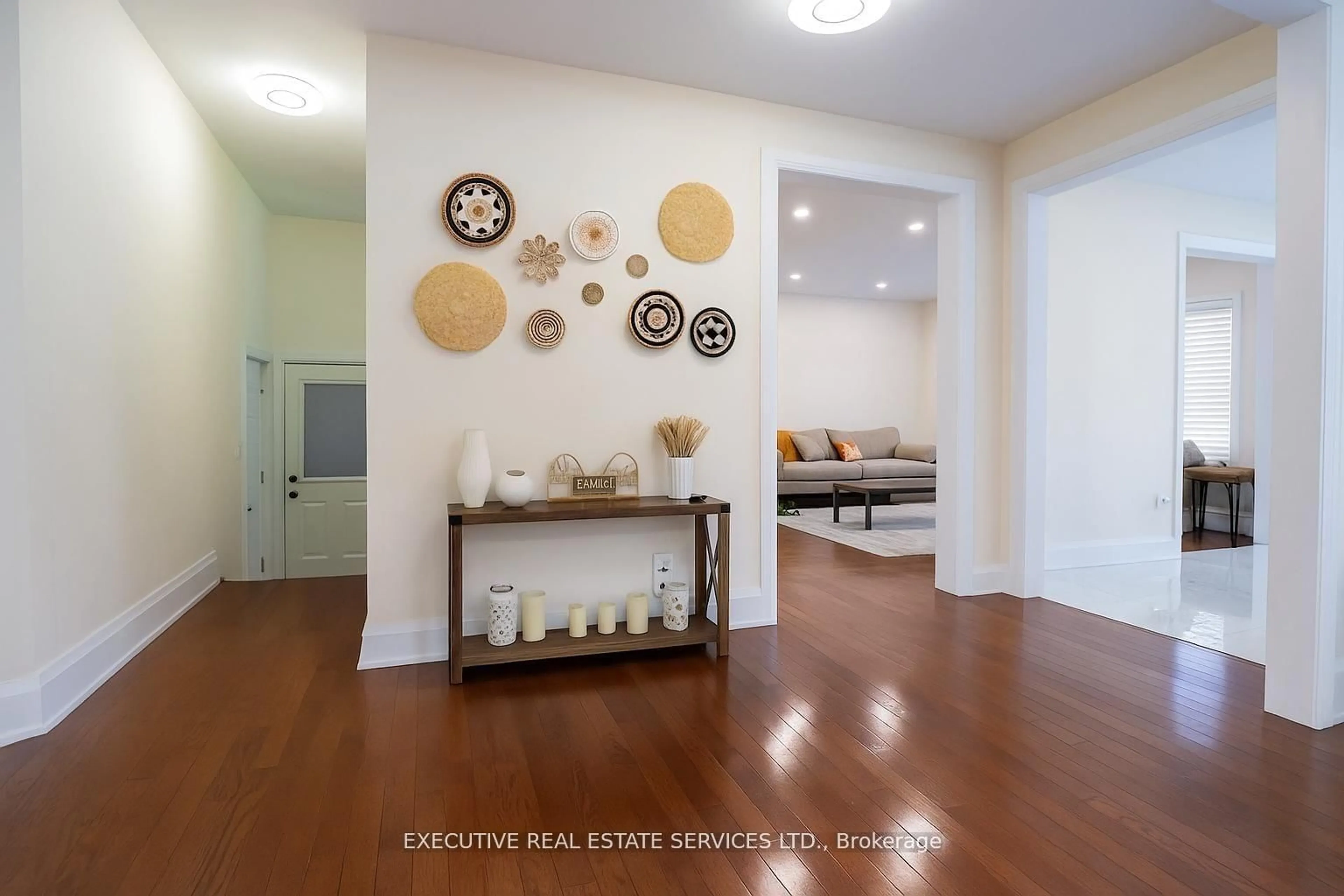 Indoor entryway for 11 Goodsway Tr, Brampton Ontario L7A 4A3