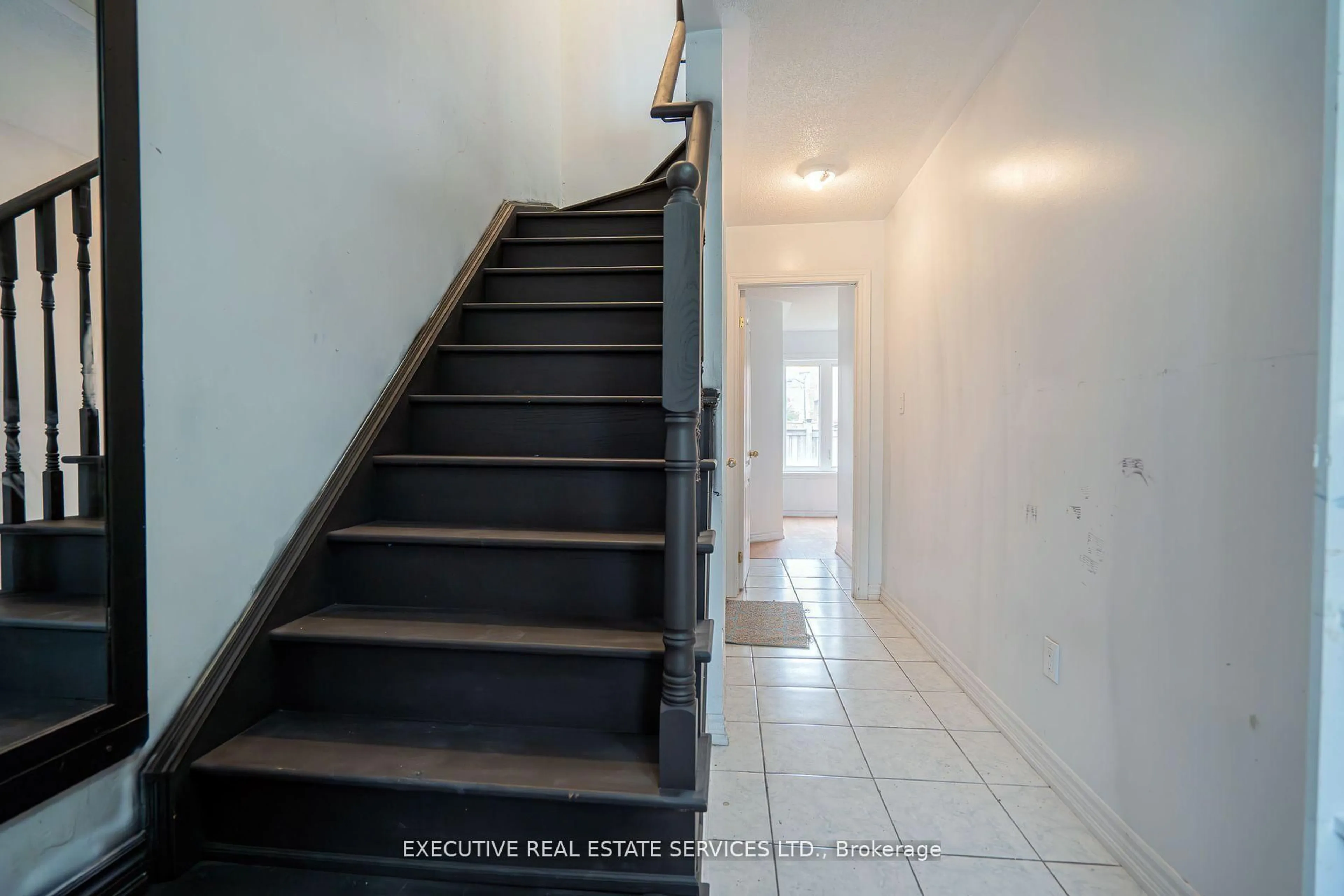 Unknown for 5 Sprucewood Rd, Brampton Ontario L6Z 0J3