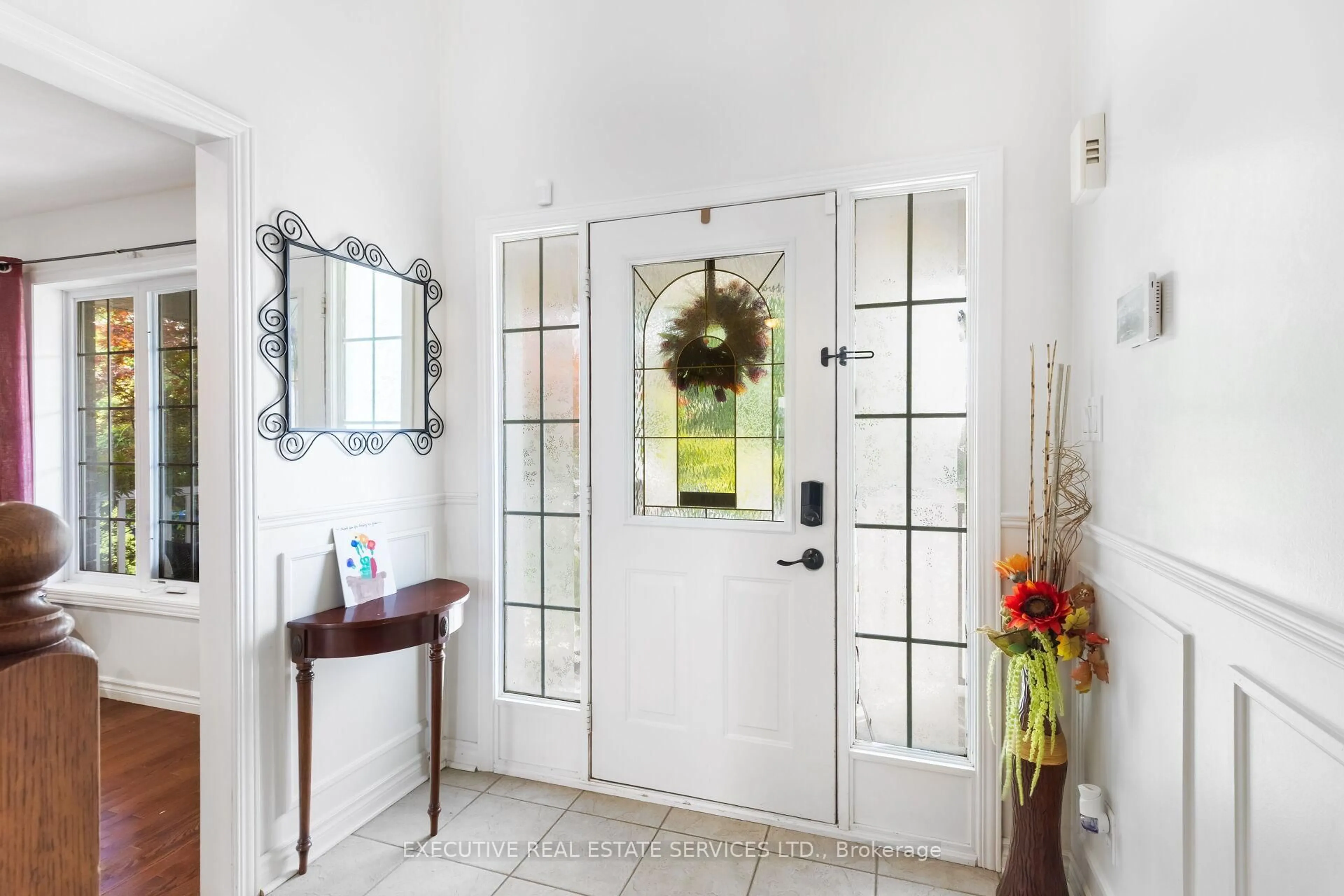 Indoor entryway for 58 McMaster Rd, Orangeville Ontario L9W 5K8