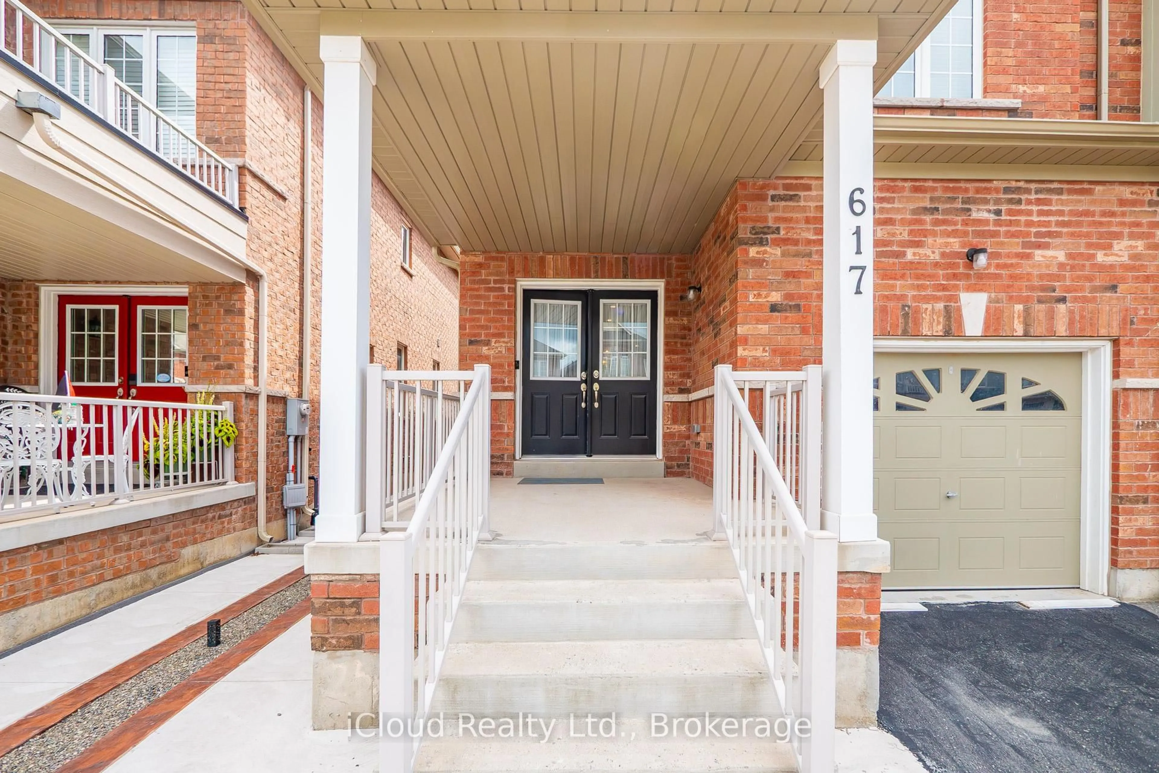 Indoor entryway for 617 Mockridge Terr, Milton Ontario L9T 7V2