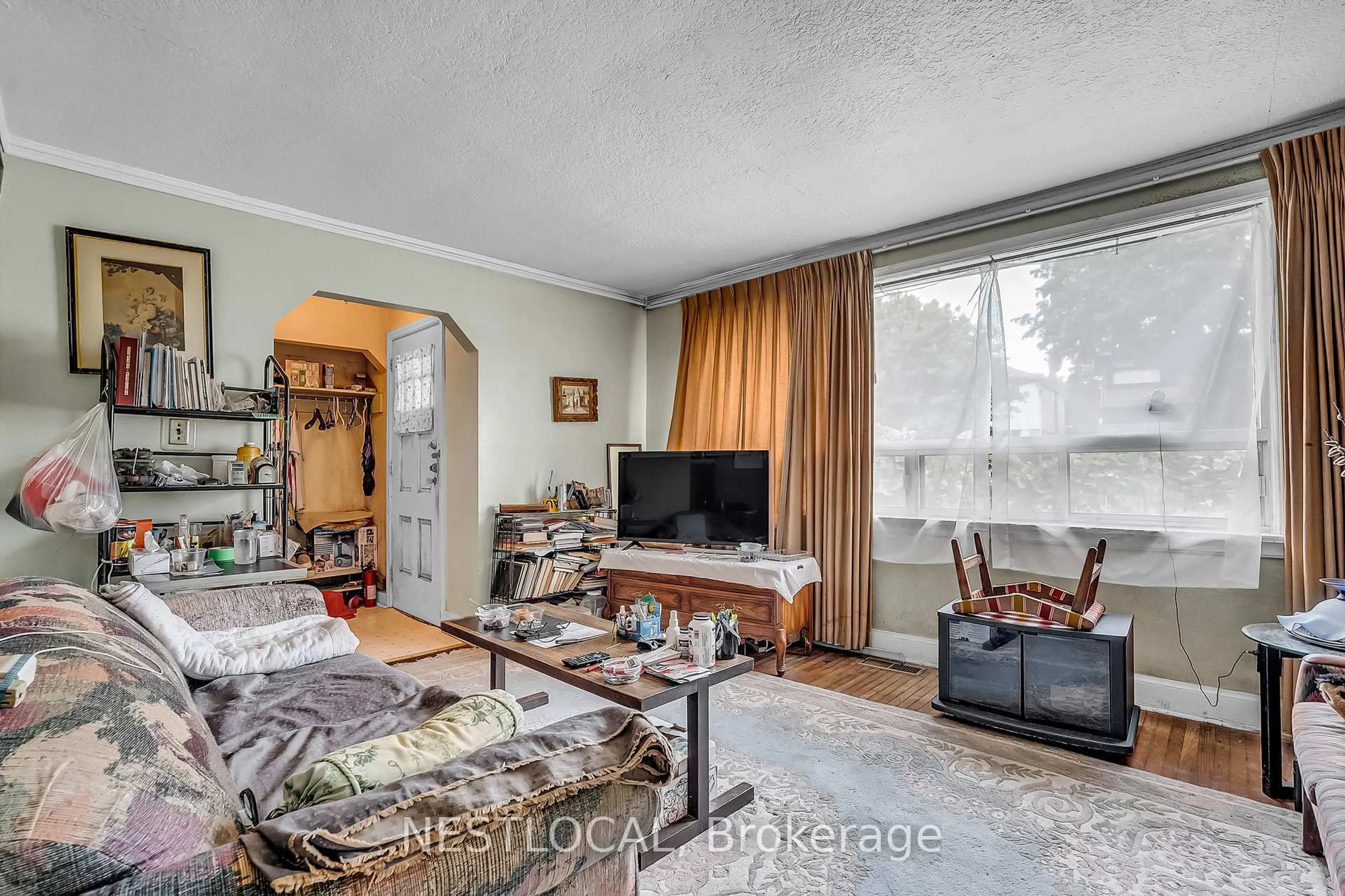 Living room with furniture, unknown for 37 Enfield Ave, Toronto Ontario M8W 1T6