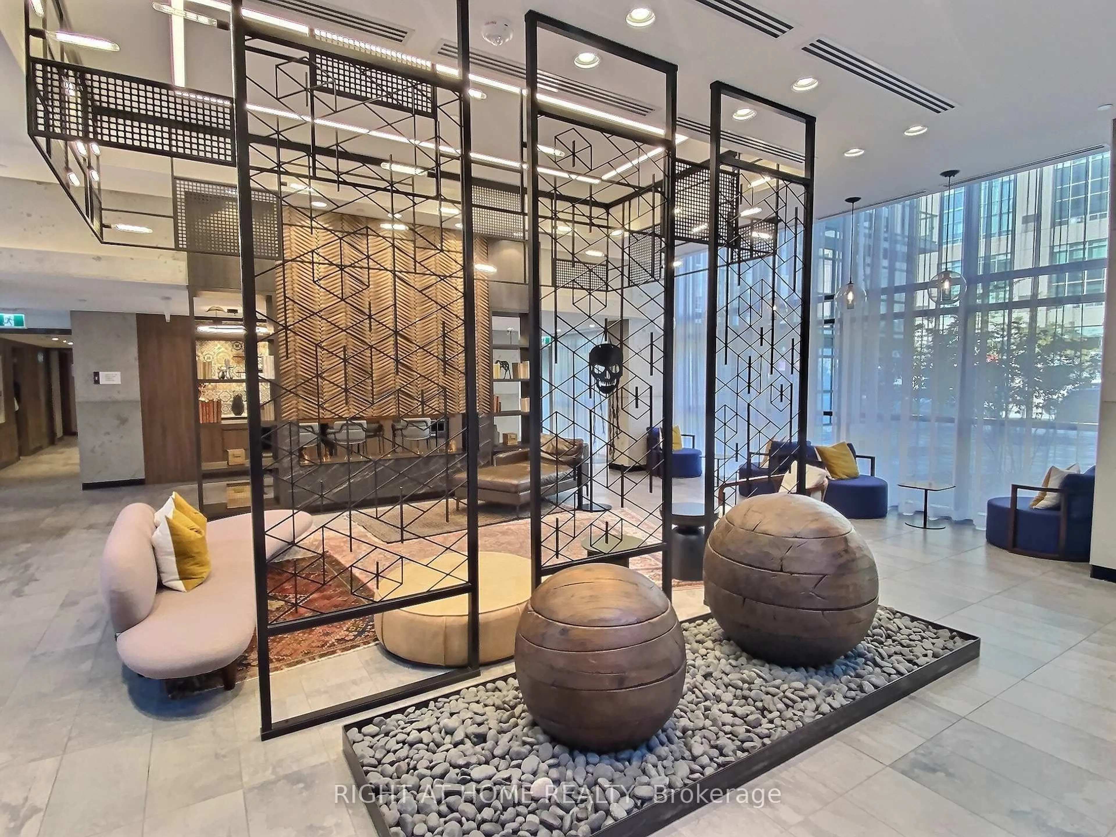 Indoor foyer for 251 Manitoba St #2707, Toronto Ontario M8Y 0C7