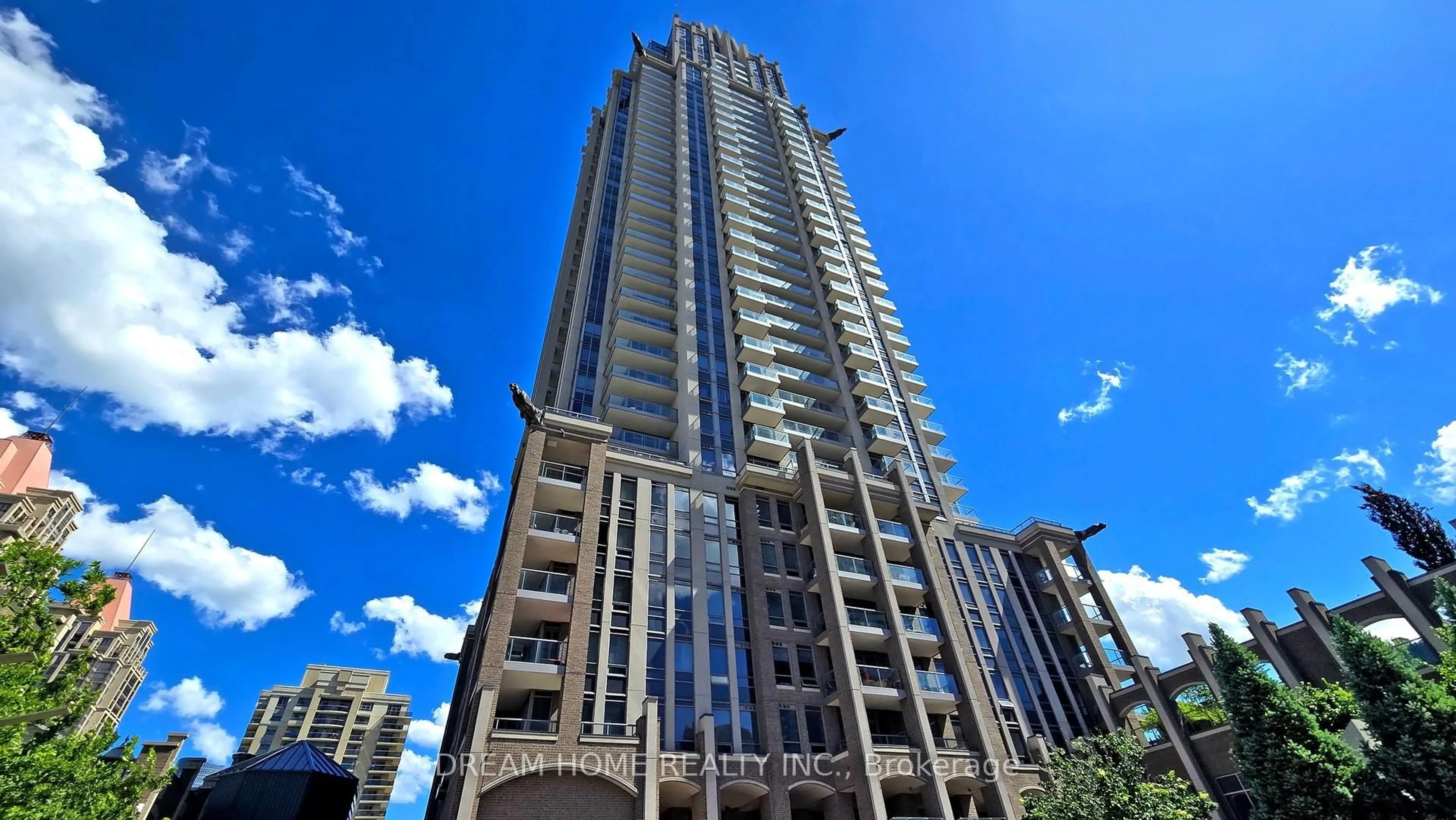 Indoor foyer for 388 Prince Of Wales Dr #2004, Mississauga Ontario L5B 0A1