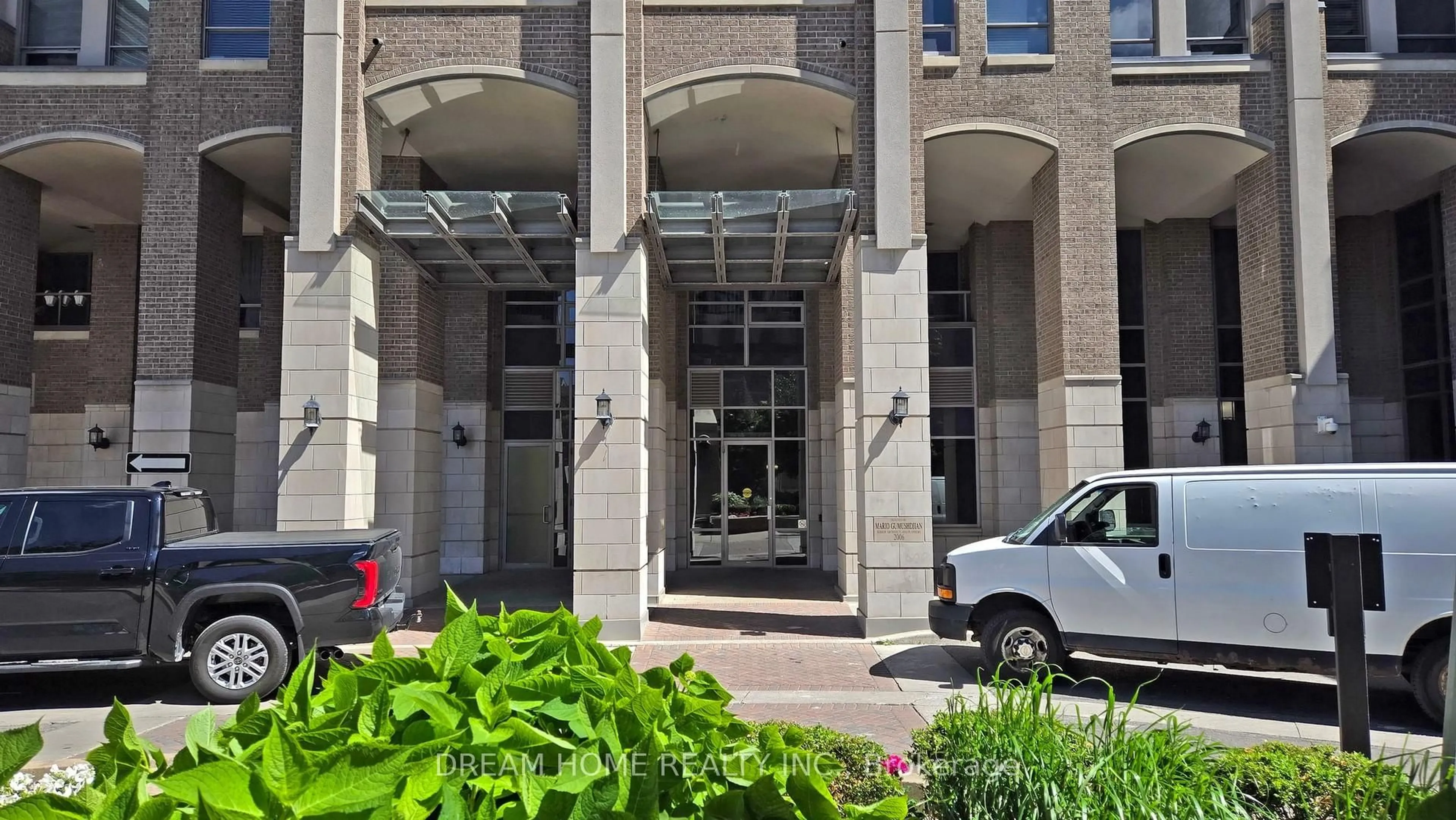 Indoor foyer for 388 Prince Of Wales Dr #2004, Mississauga Ontario L5B 0A1