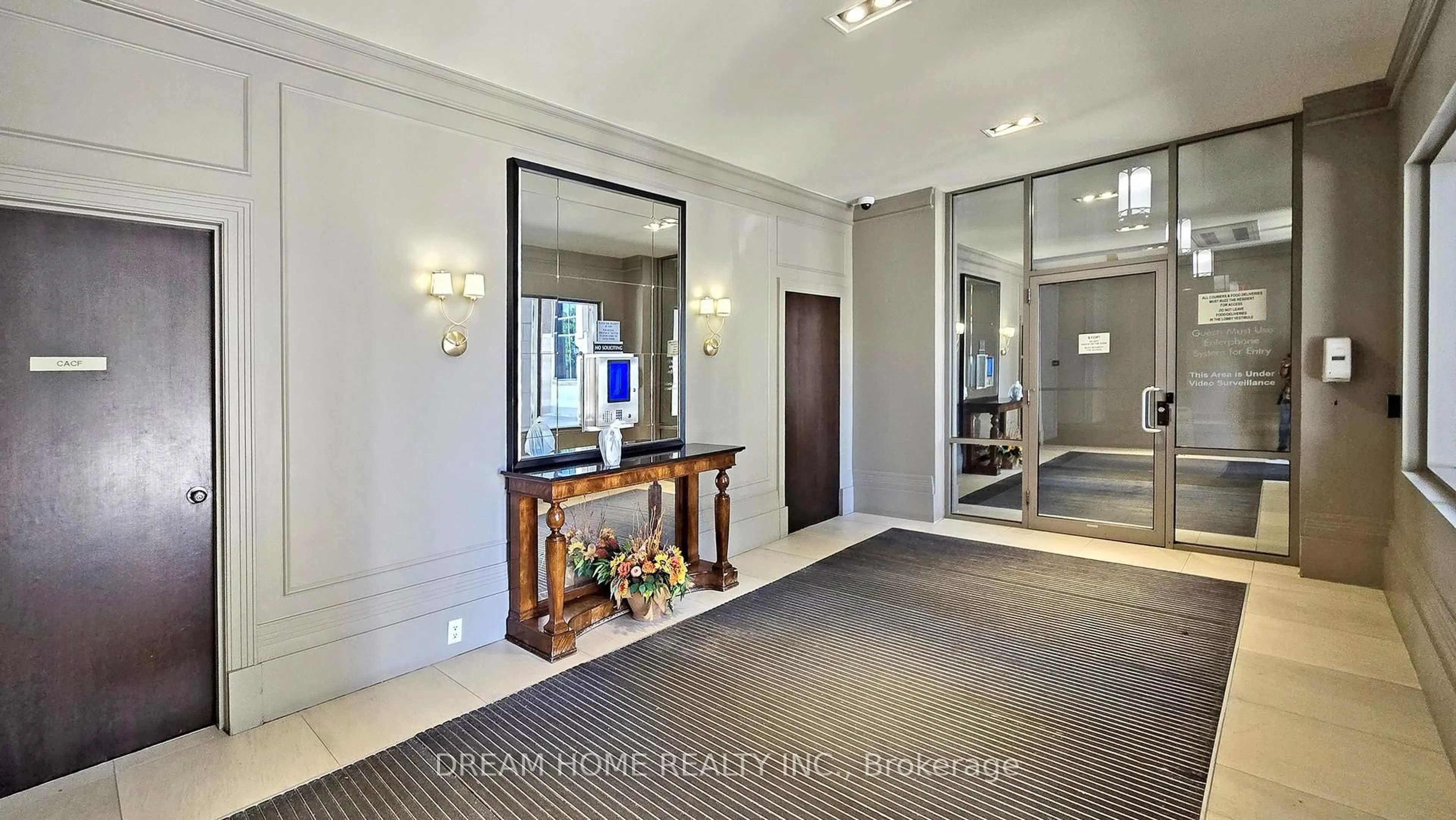 Indoor foyer for 388 Prince Of Wales Dr #2004, Mississauga Ontario L5B 0A1