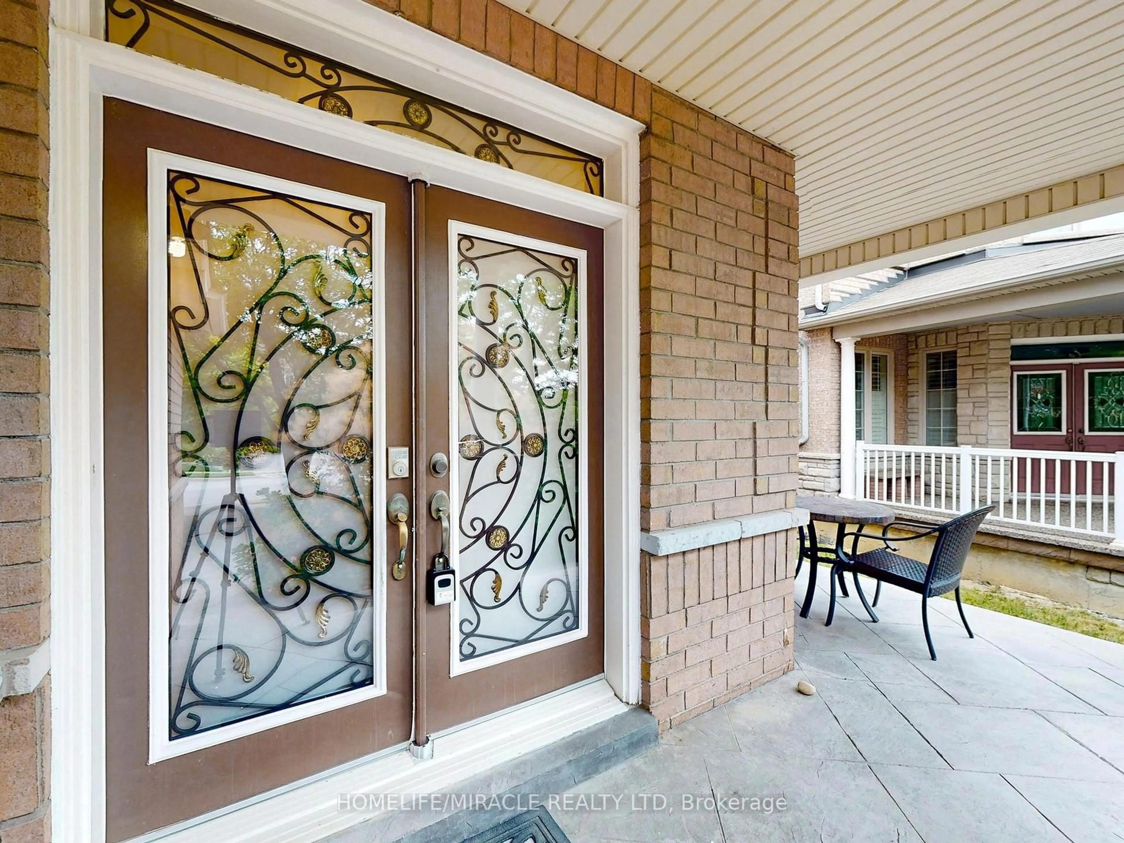 Indoor entryway for 115 Long Meadow Rd, Brampton Ontario L6P 2H7