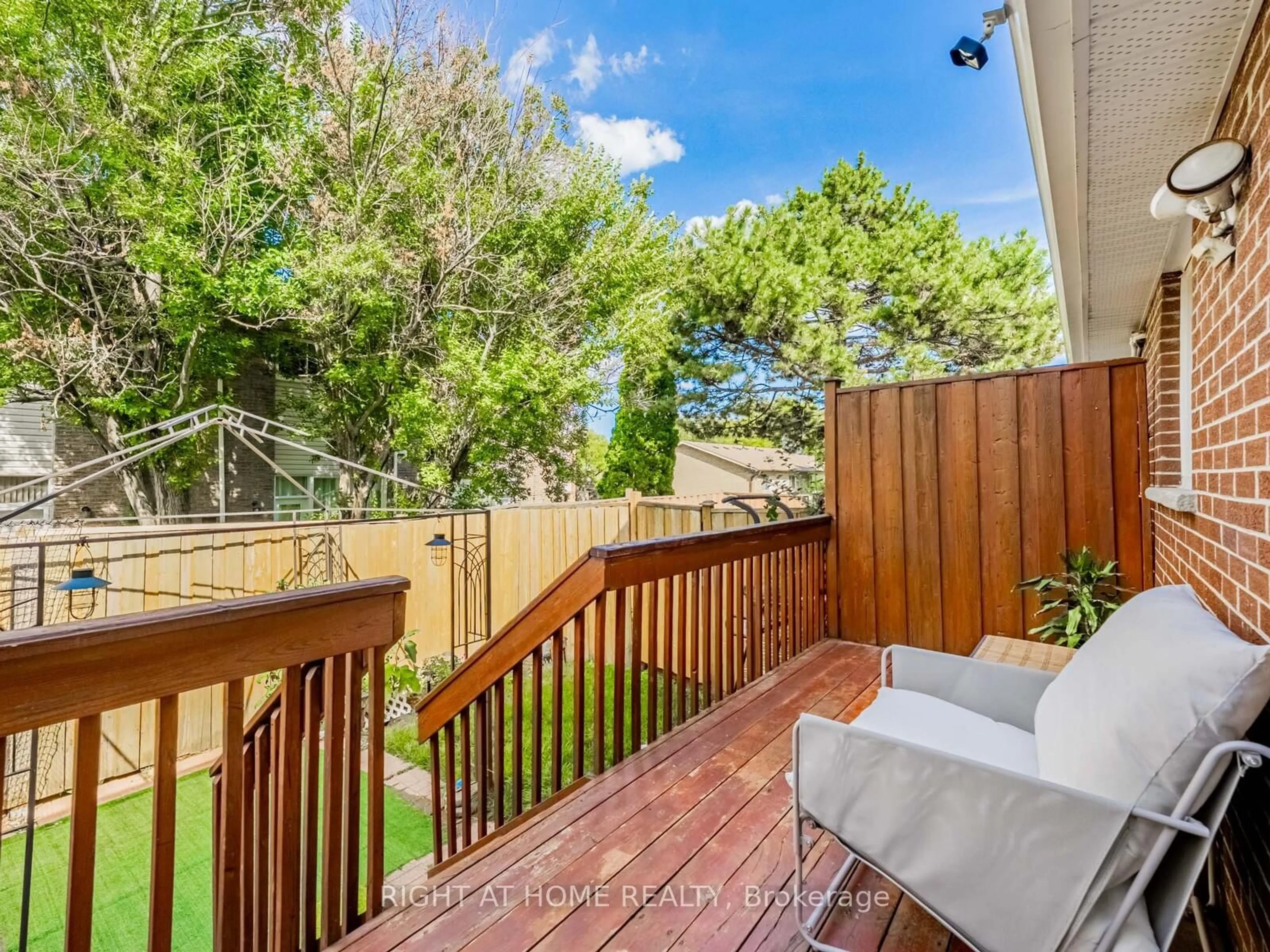 Patio, water/lake/river/ocean view for 2380 Bromsgrove Rd #9, Mississauga Ontario L5J 4E6