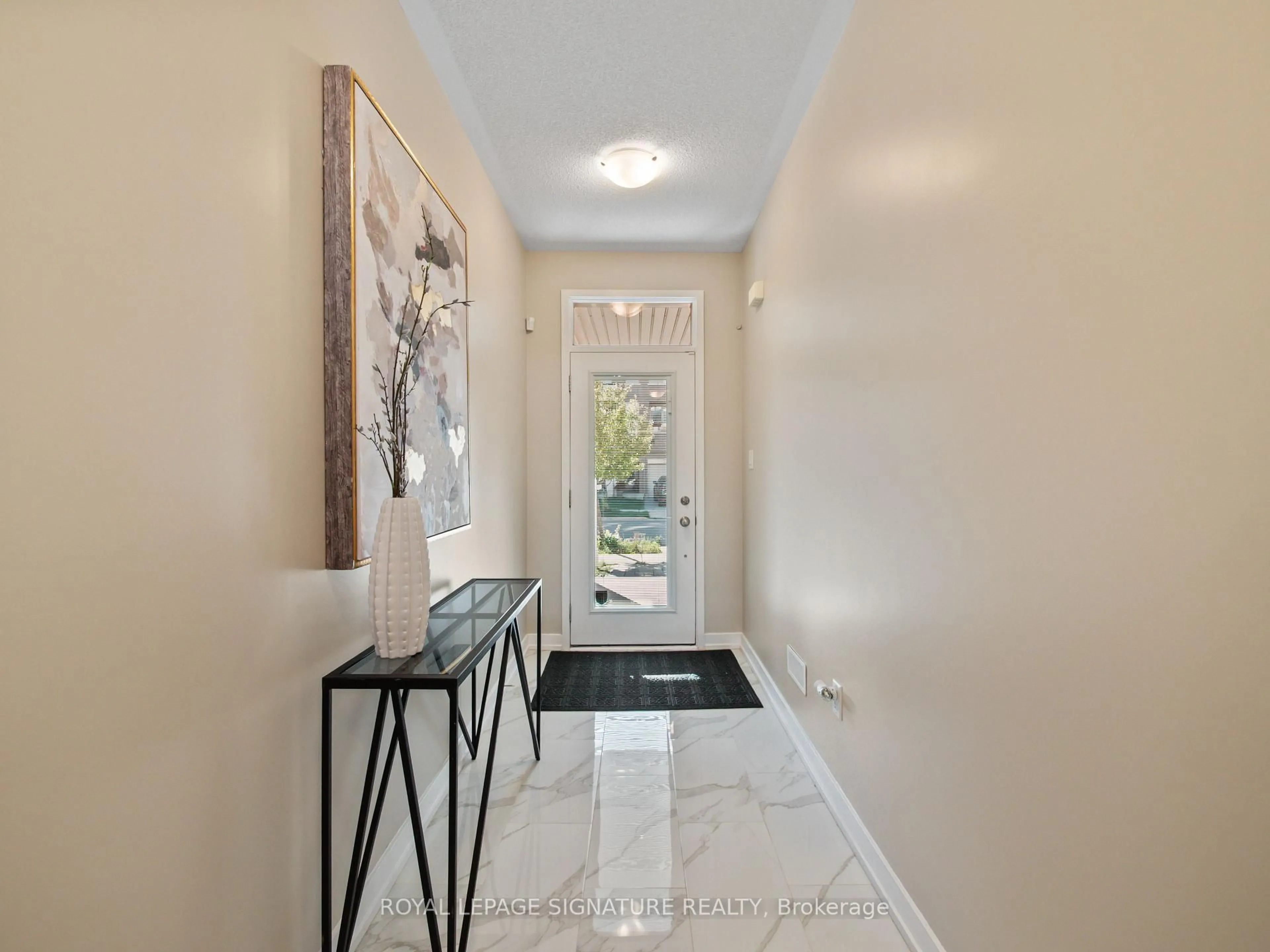 Indoor entryway for 217 Huguenot Rd, Oakville Ontario L6H 0L6