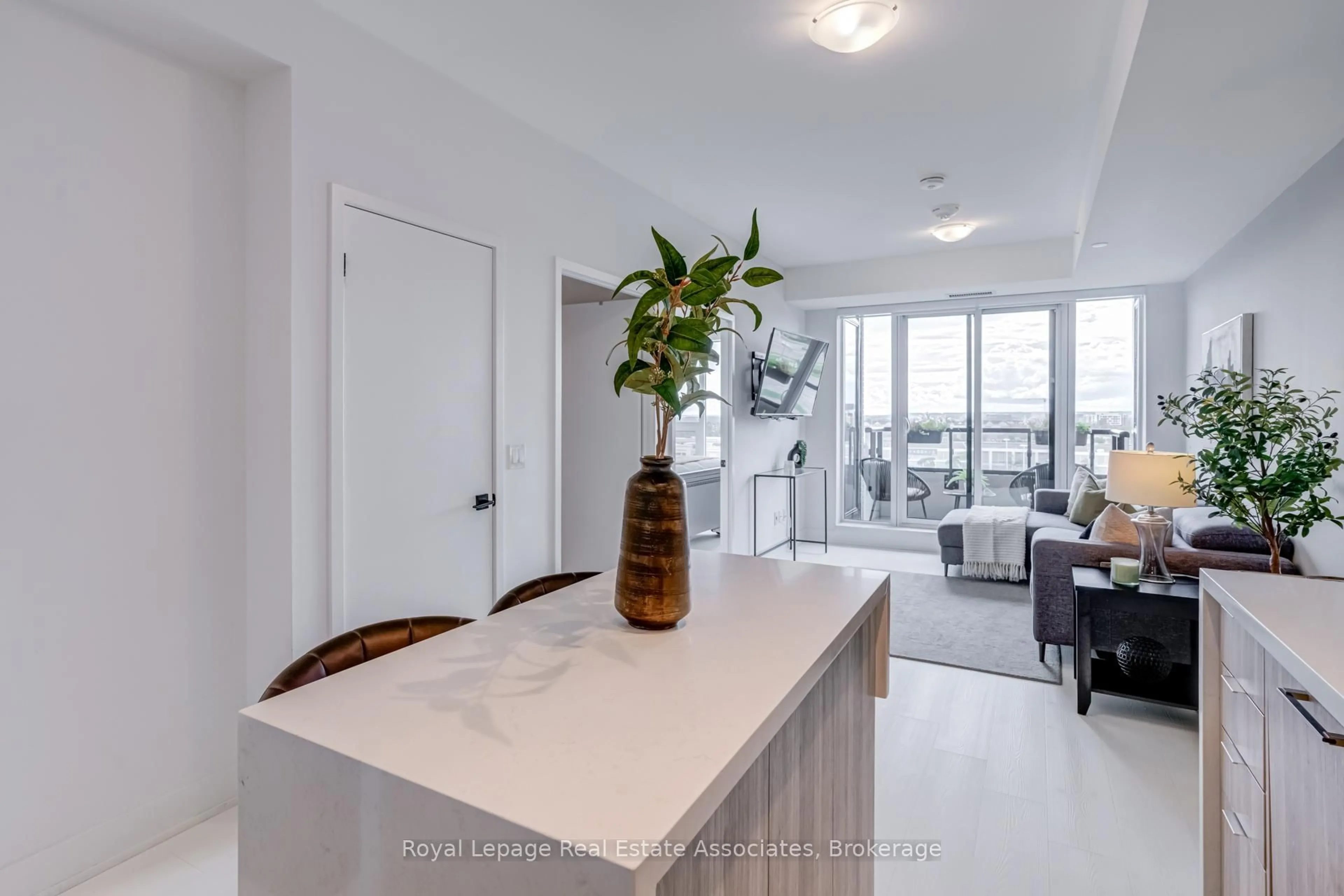 Unknown for 2481 Taunton Rd #607, Oakville Ontario L6H 0G3