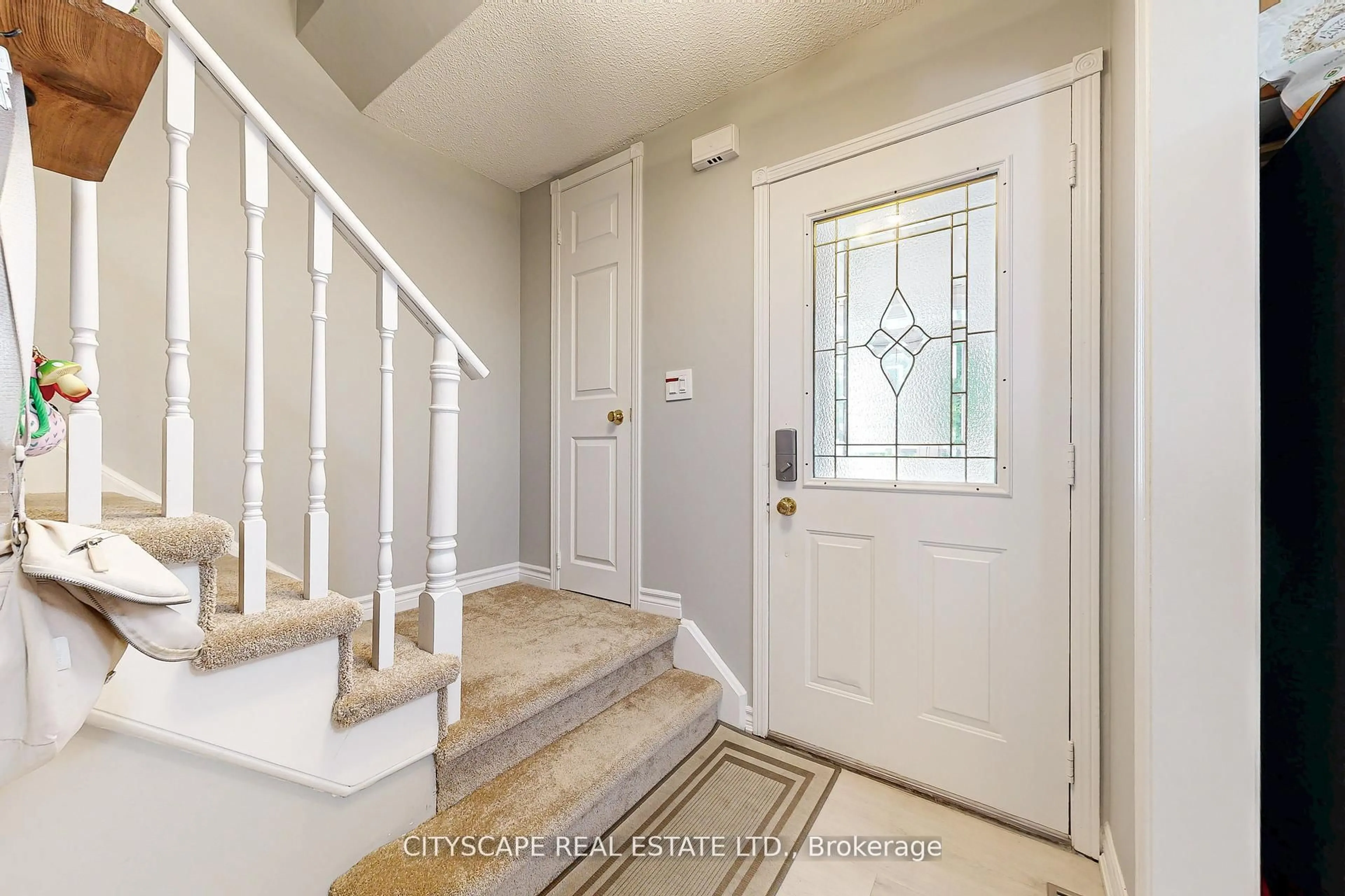 Indoor entryway for 35 Letty Ave, Brampton Ontario L6Y 4T3