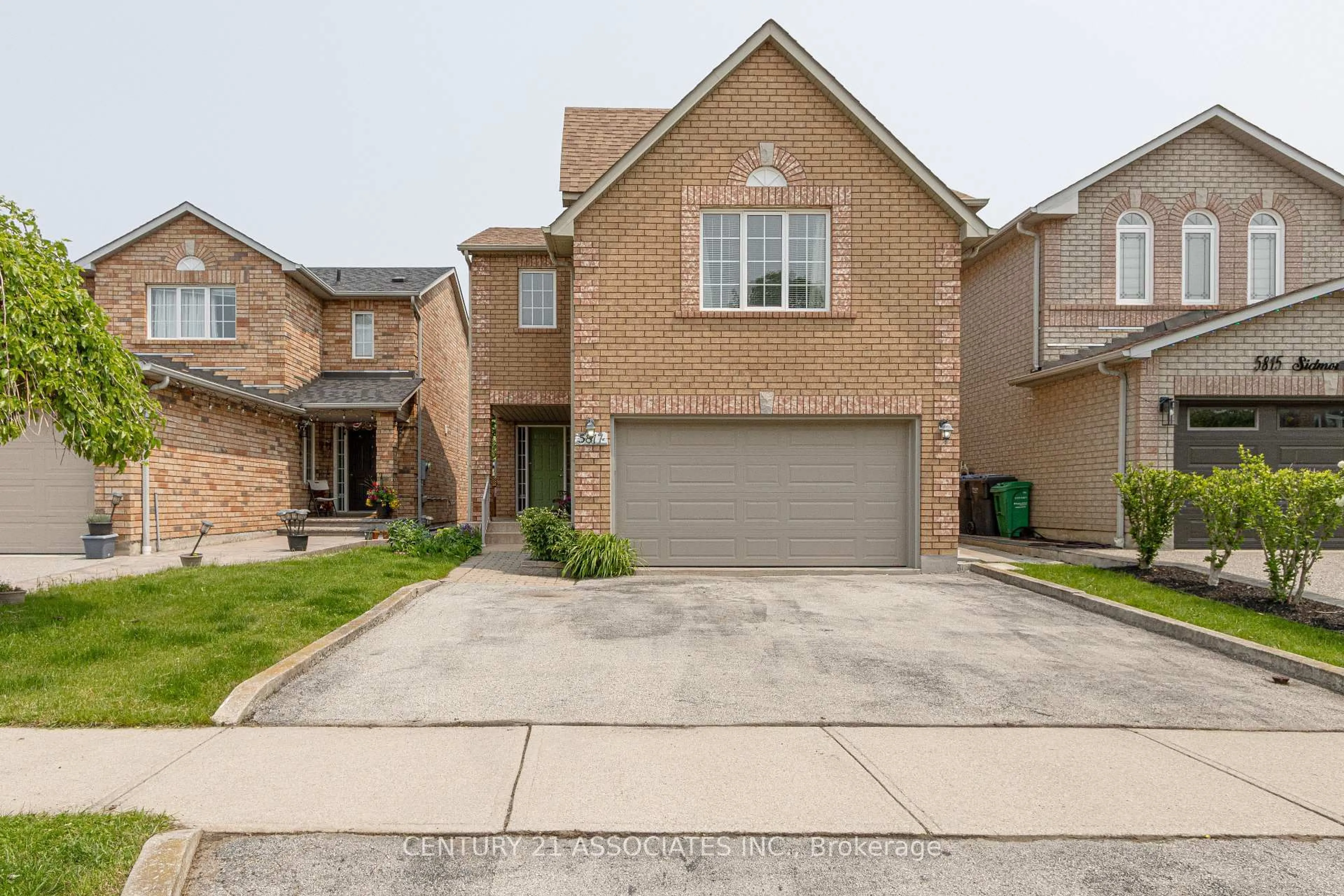 Home with brick exterior material, street for 5817 Sidmouth St, Mississauga Ontario L5V 2K3