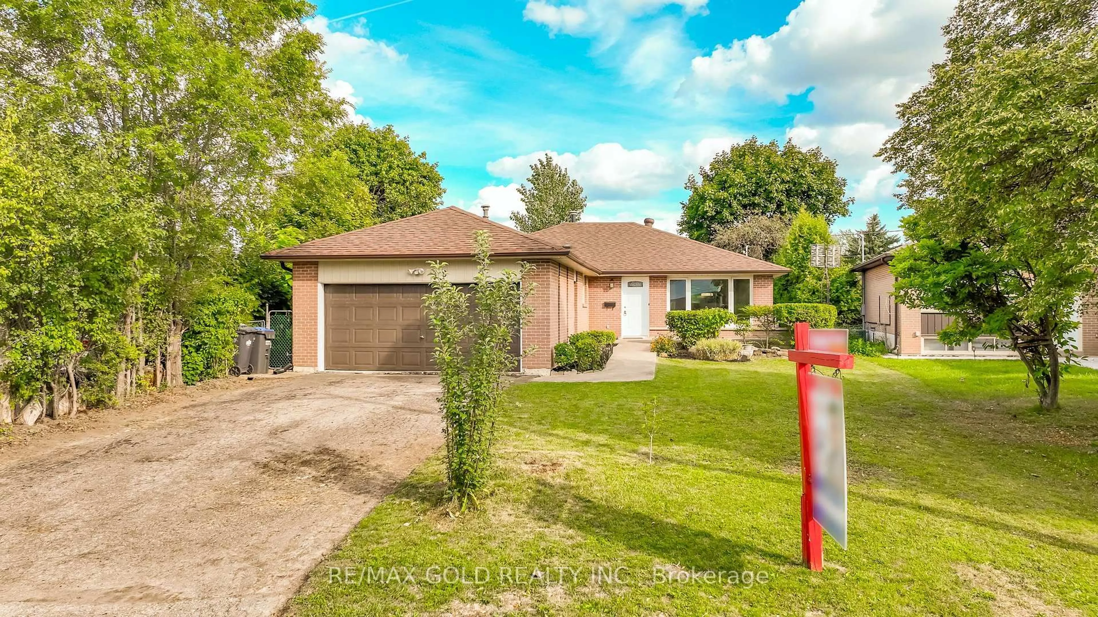 Home with brick exterior material, street for 18 Dunbarton Cres, Brampton Ontario L6T 1N9
