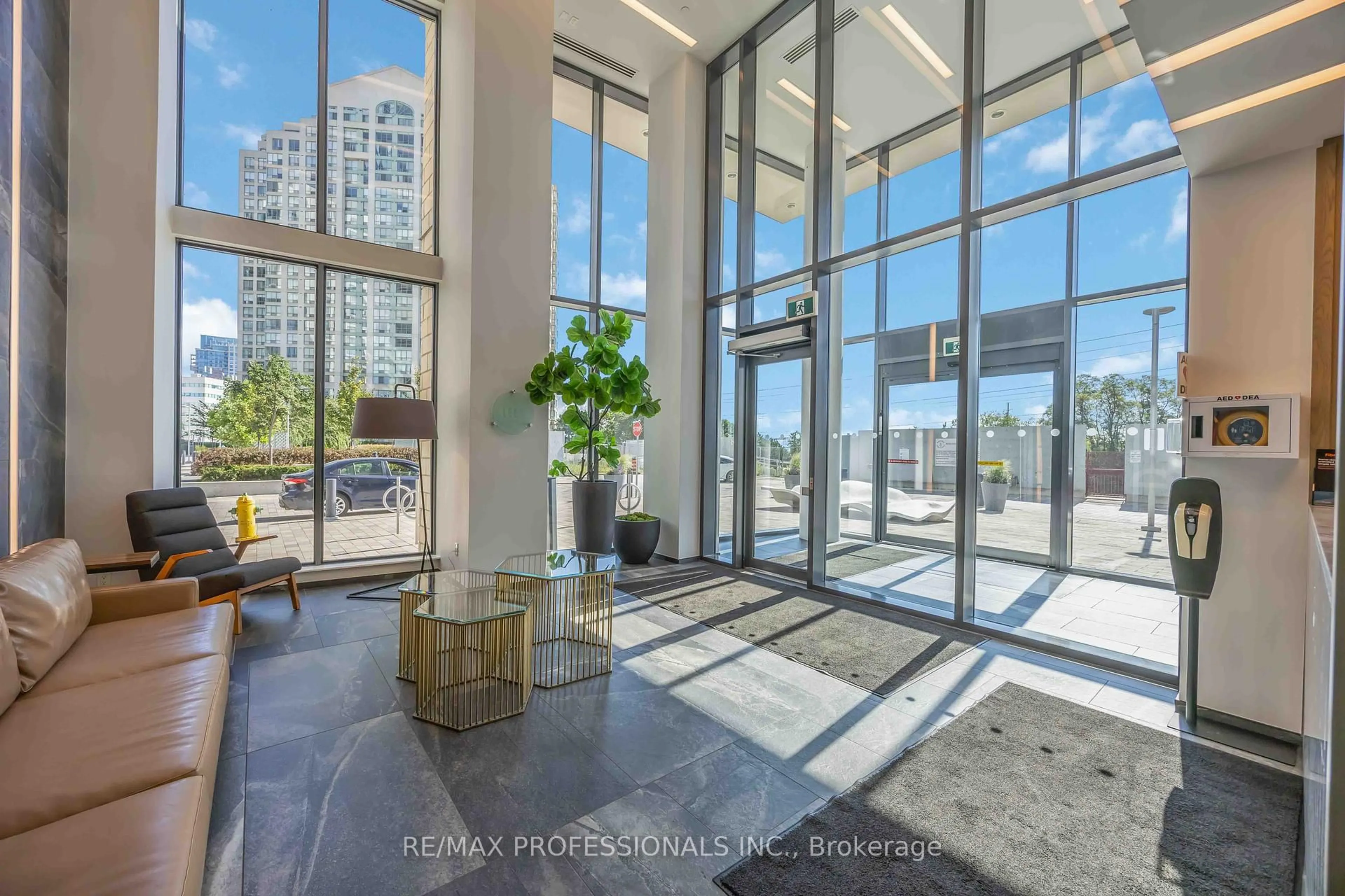Indoor foyer for 20 Thomas Riley Rd #1310, Toronto Ontario M9B 1B1