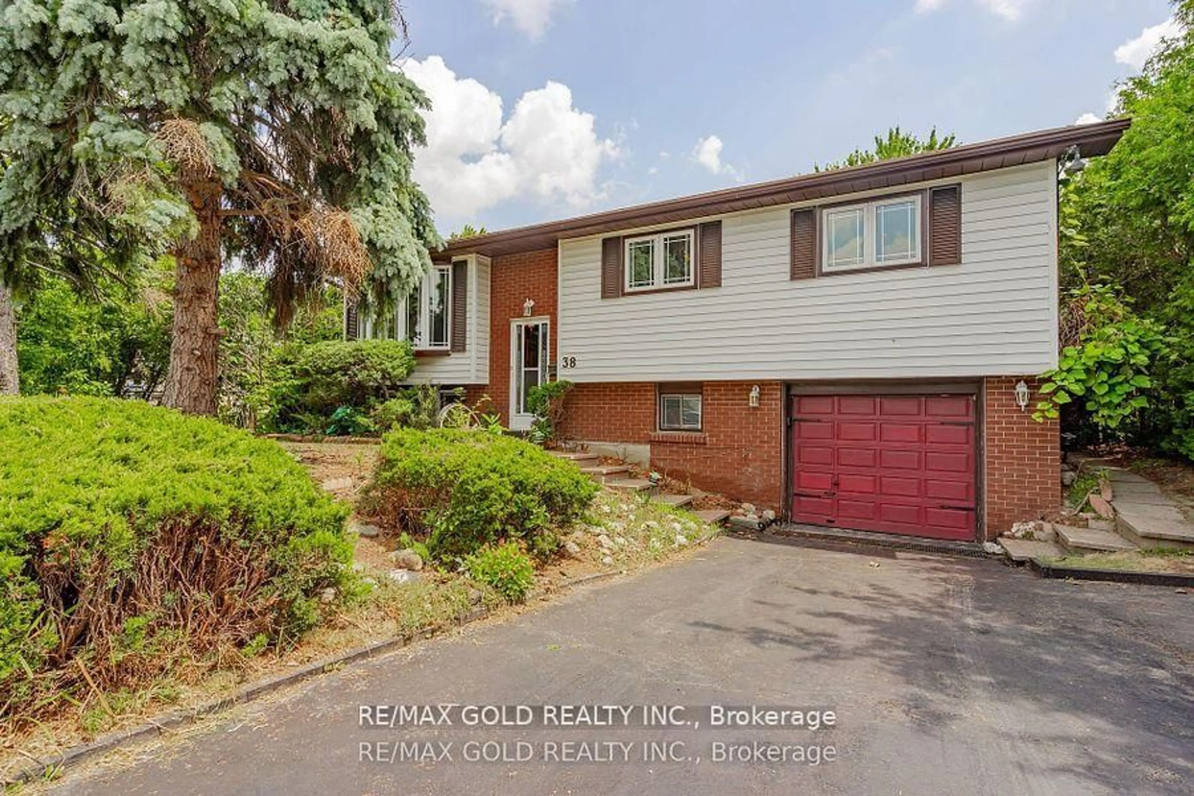 Home with brick exterior material, street for 38 Duke Rd, Brampton Ontario L6T 3K3