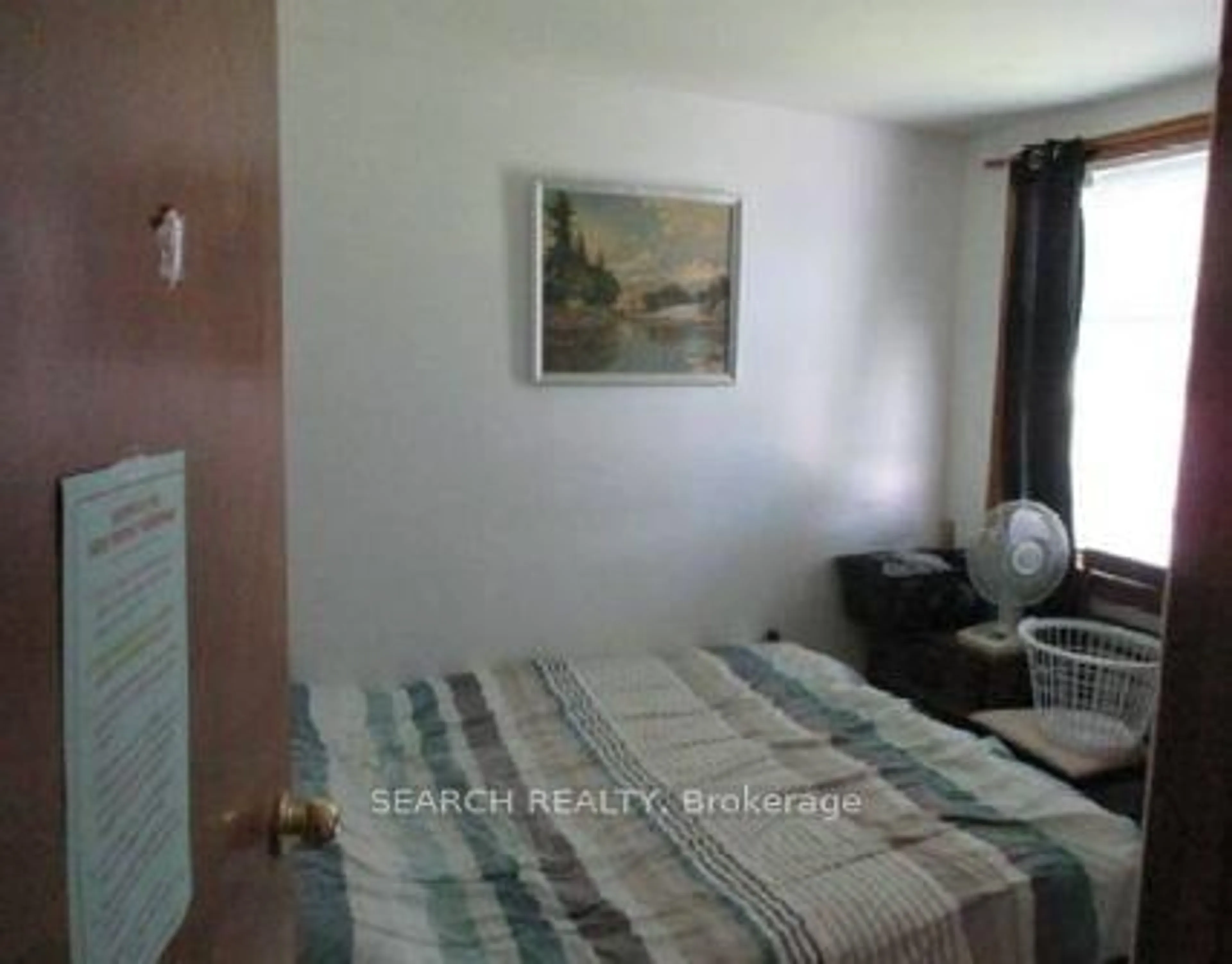 A pic of a room for 37 North Alarton St, Mississauga Ontario L4T 1J9