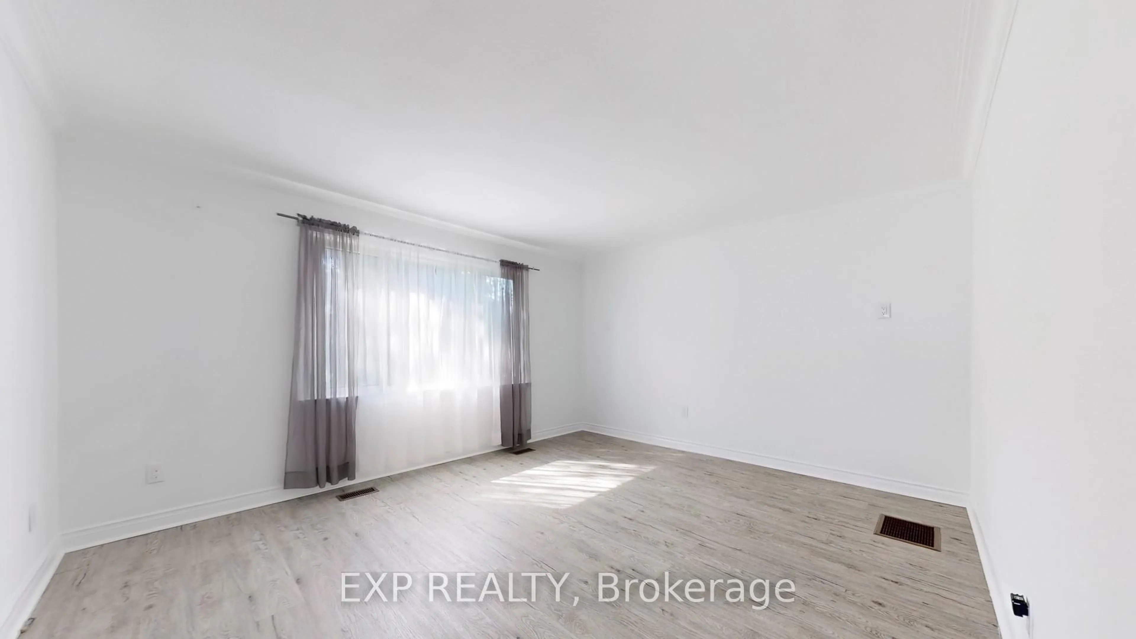 A pic of a room for 559 Drymen Cres, Mississauga Ontario L5G 2N9