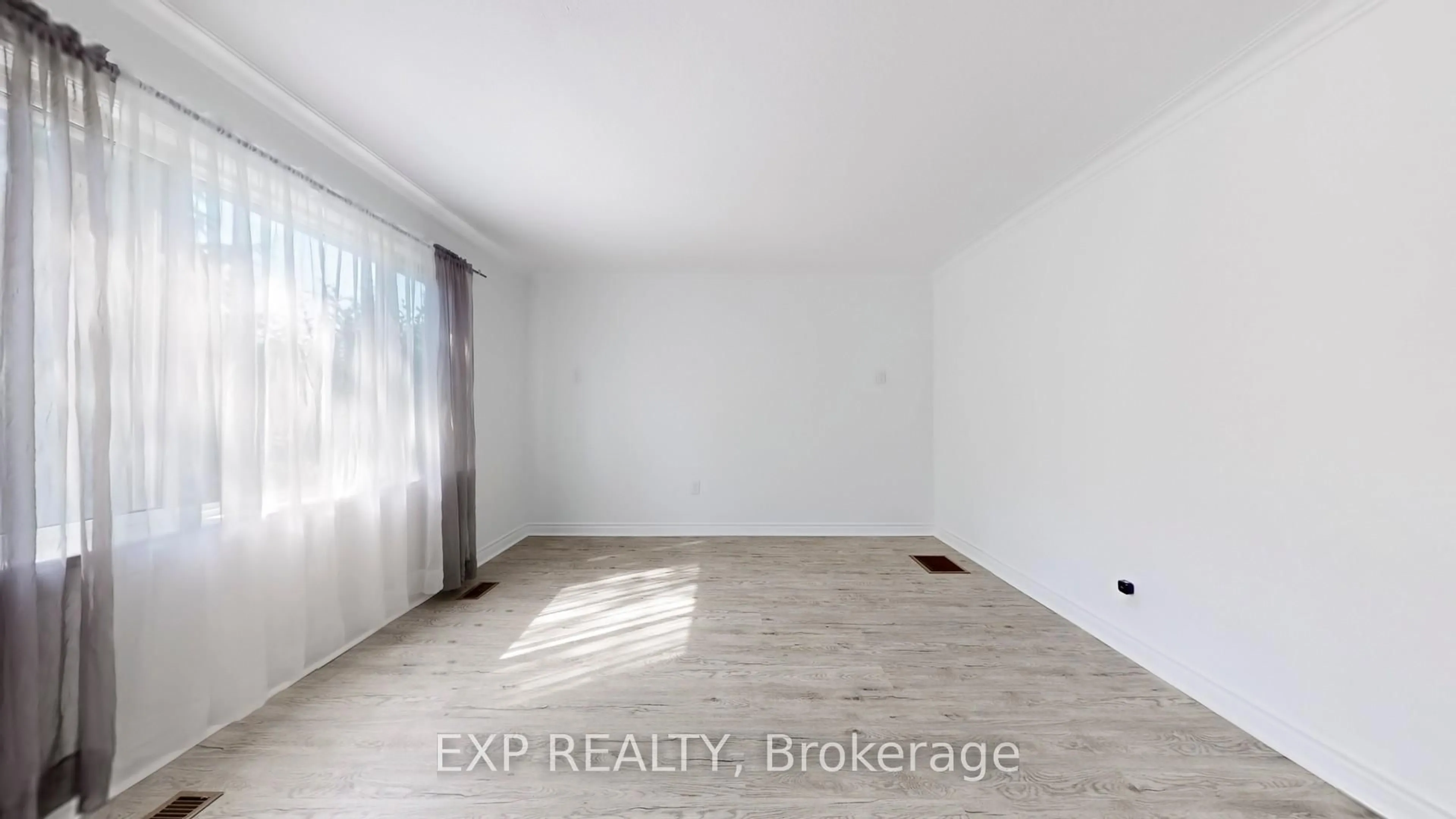 A pic of a room for 559 Drymen Cres, Mississauga Ontario L5G 2N9