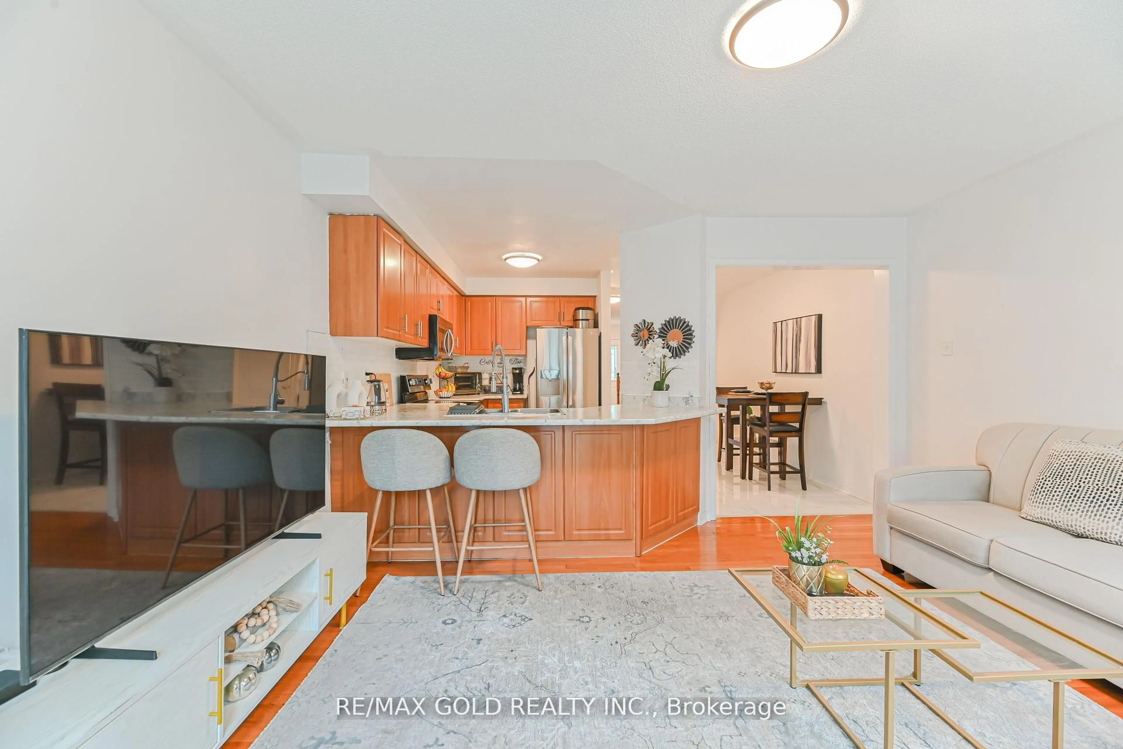 Open concept kitchen, unknown for 28 Plum Hollow Crt, Brampton Ontario L6R 2T5