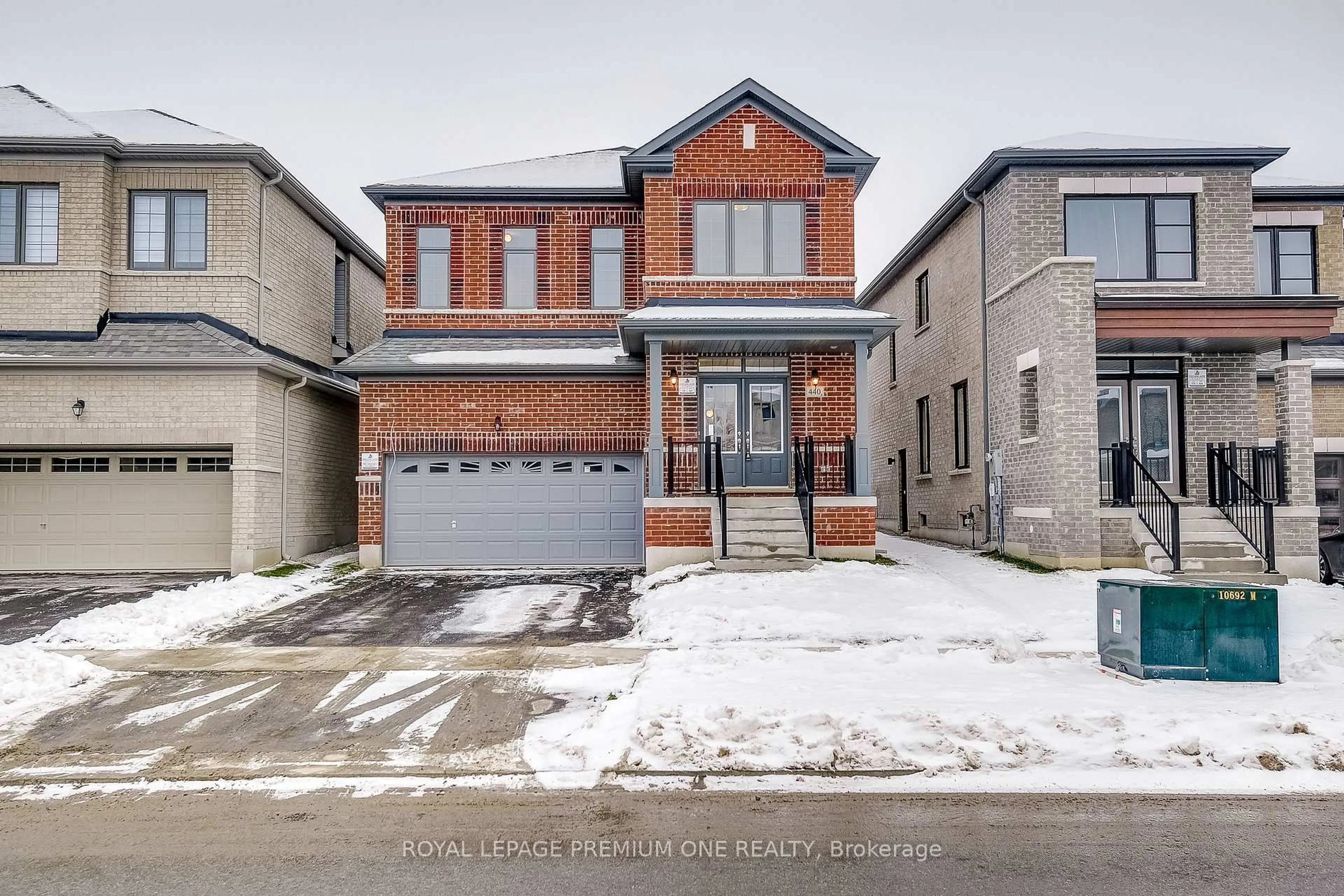 Home with brick exterior material, street for 440 Kennedy Circ, Milton Ontario L9T 7E7