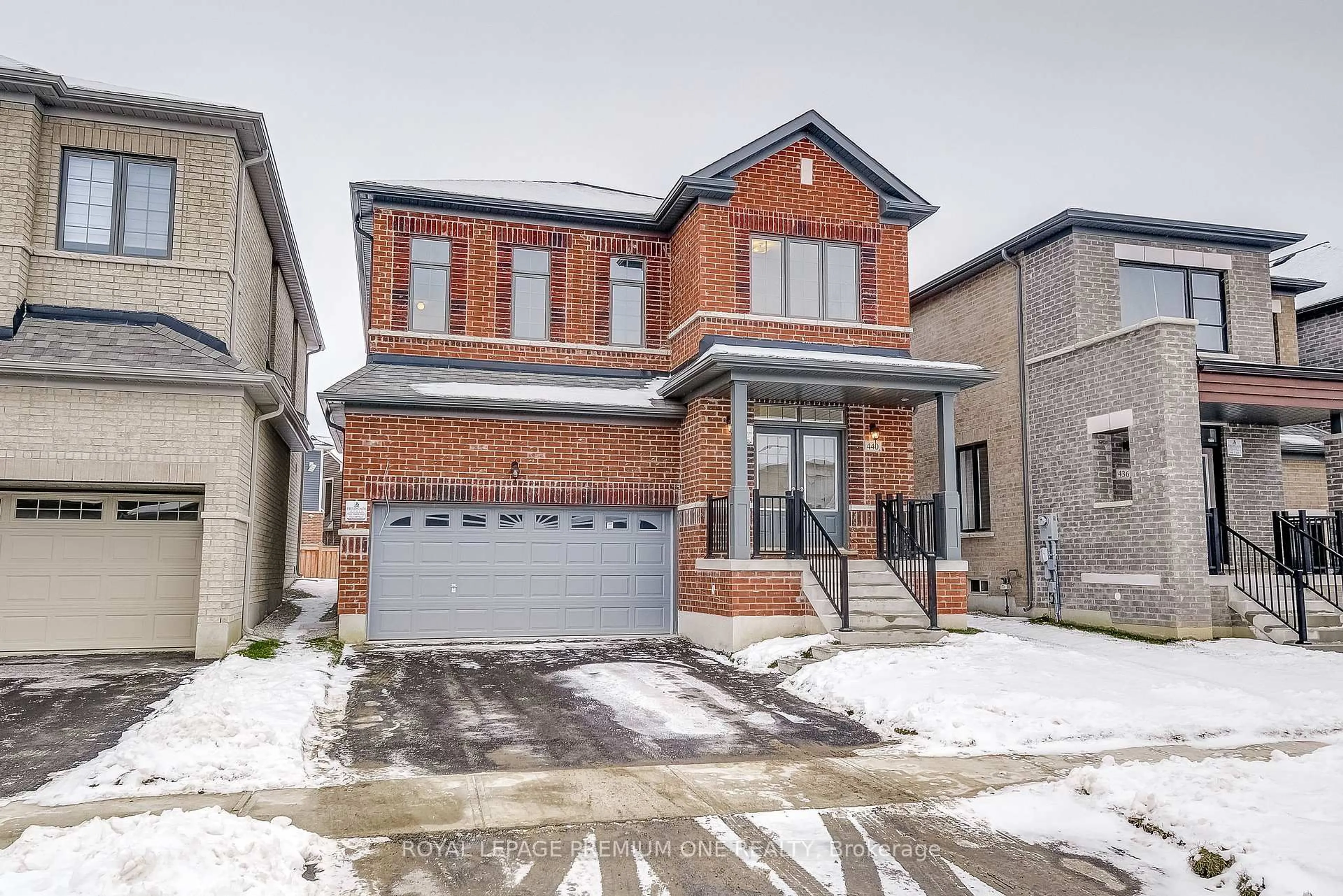 Home with brick exterior material, street for 440 Kennedy Circ, Milton Ontario L9T 7E7