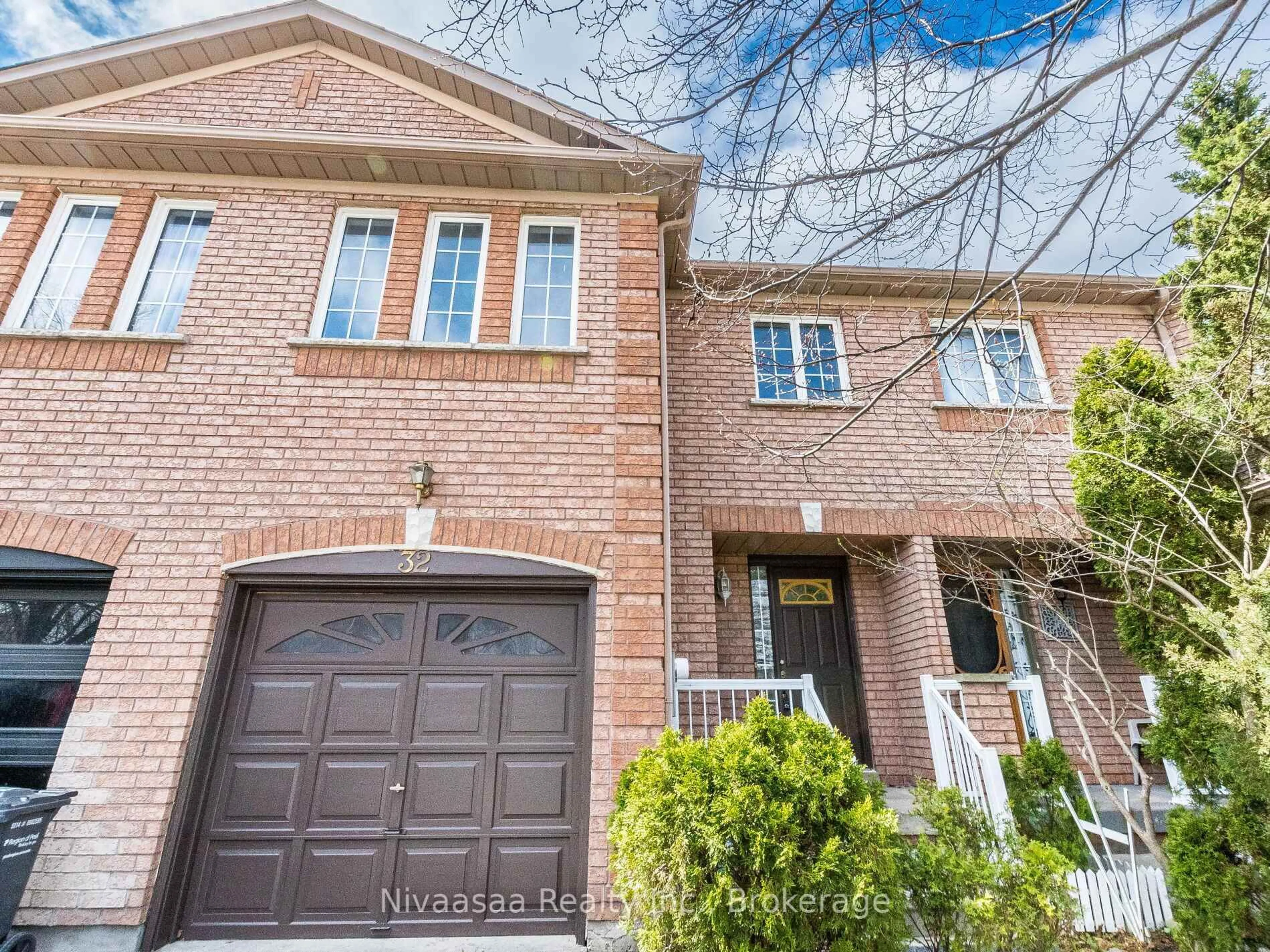 Home with brick exterior material, street for 32 Twin Pines Cres, Brampton Ontario L7A 1M6