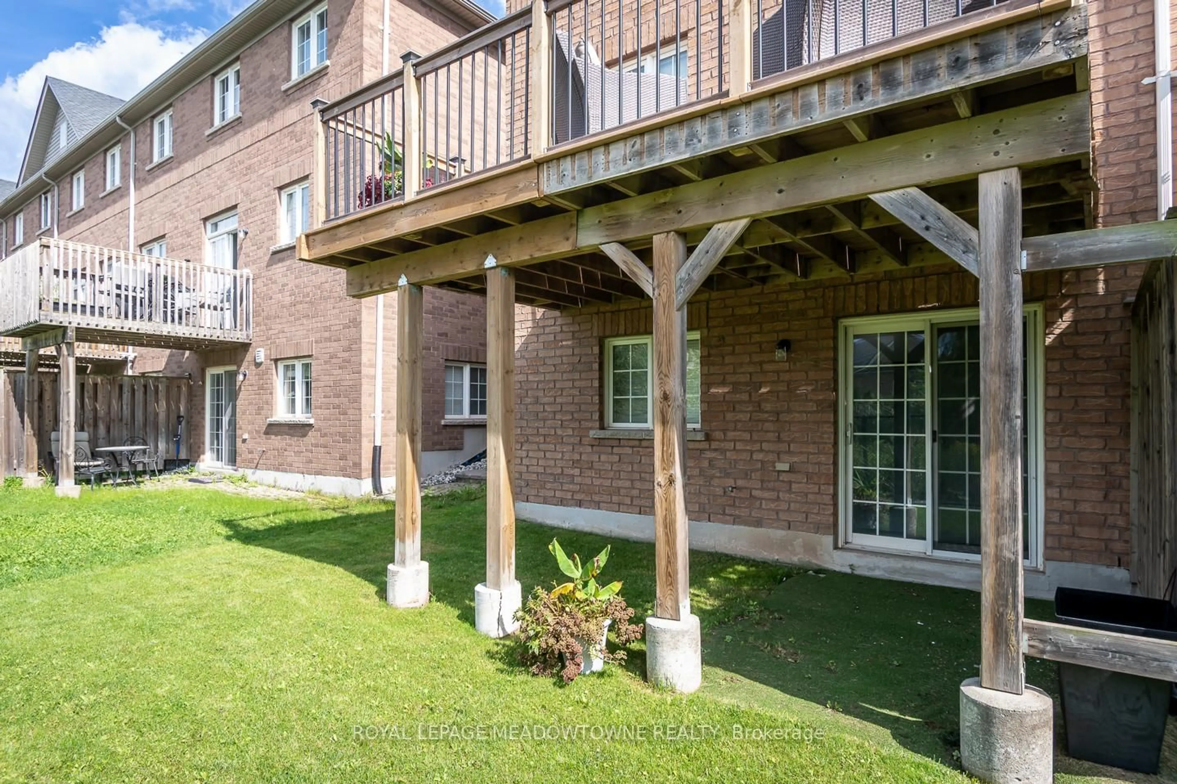 Patio, street for 745 Farmstead Dr #16, Milton Ontario L9T 8B1