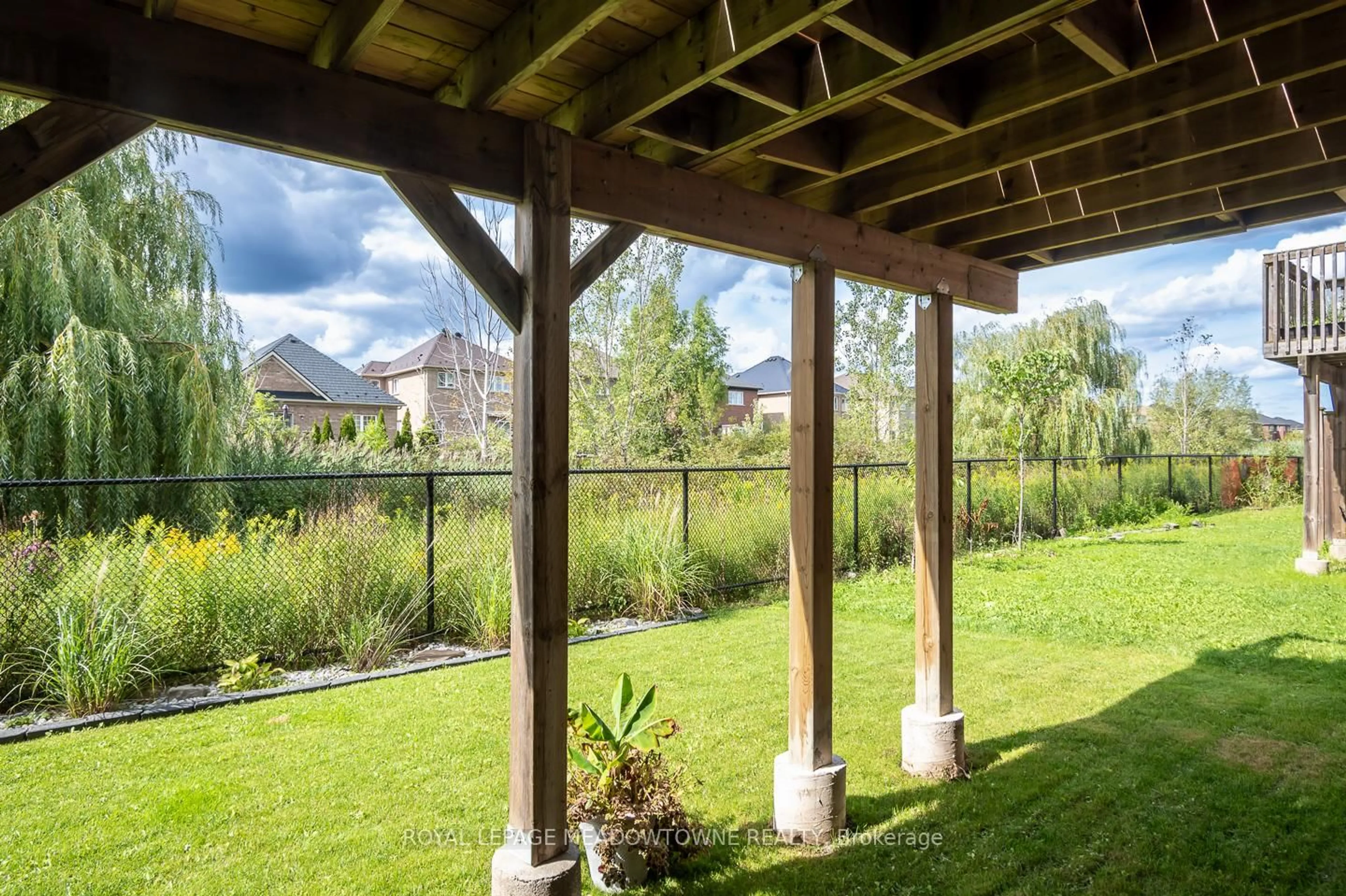 Patio, water/lake/river/ocean view for 745 Farmstead Dr #16, Milton Ontario L9T 8B1