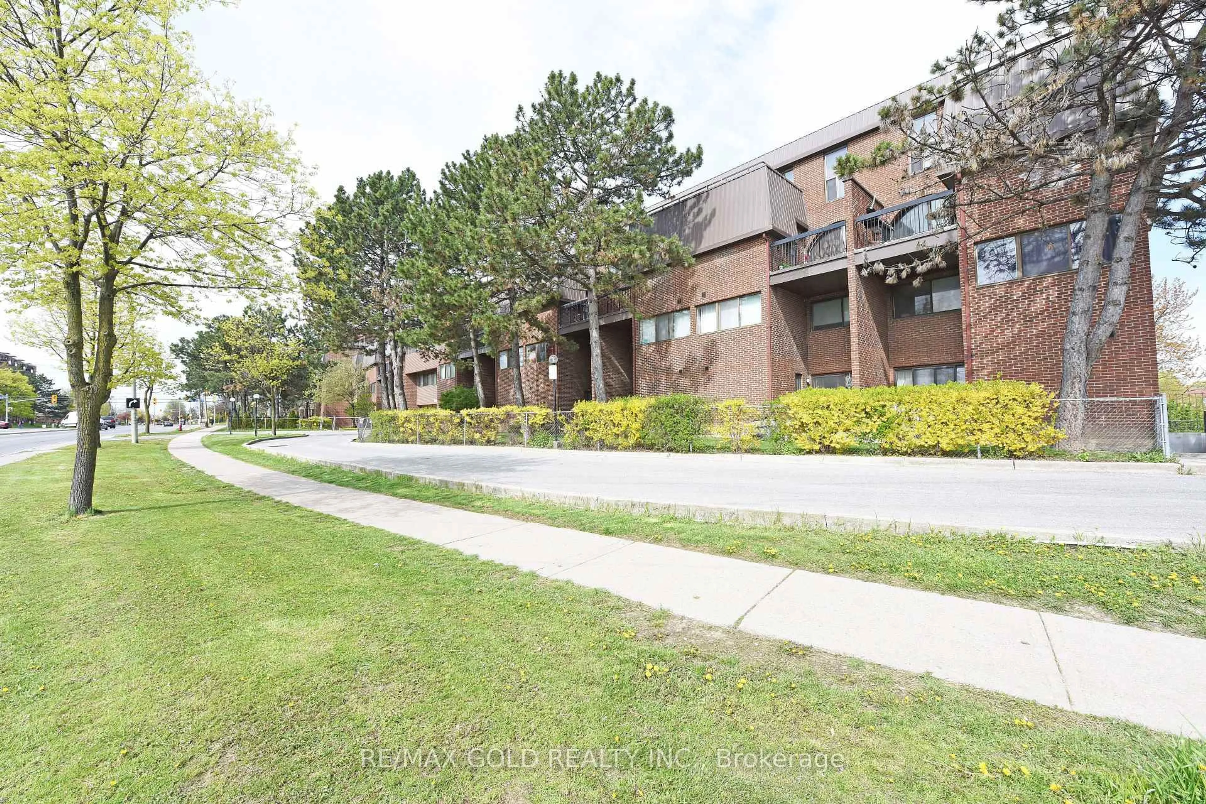 Patio, unknown for 3455 Morning Star Dr #117, Mississauga Ontario L4T 3T9