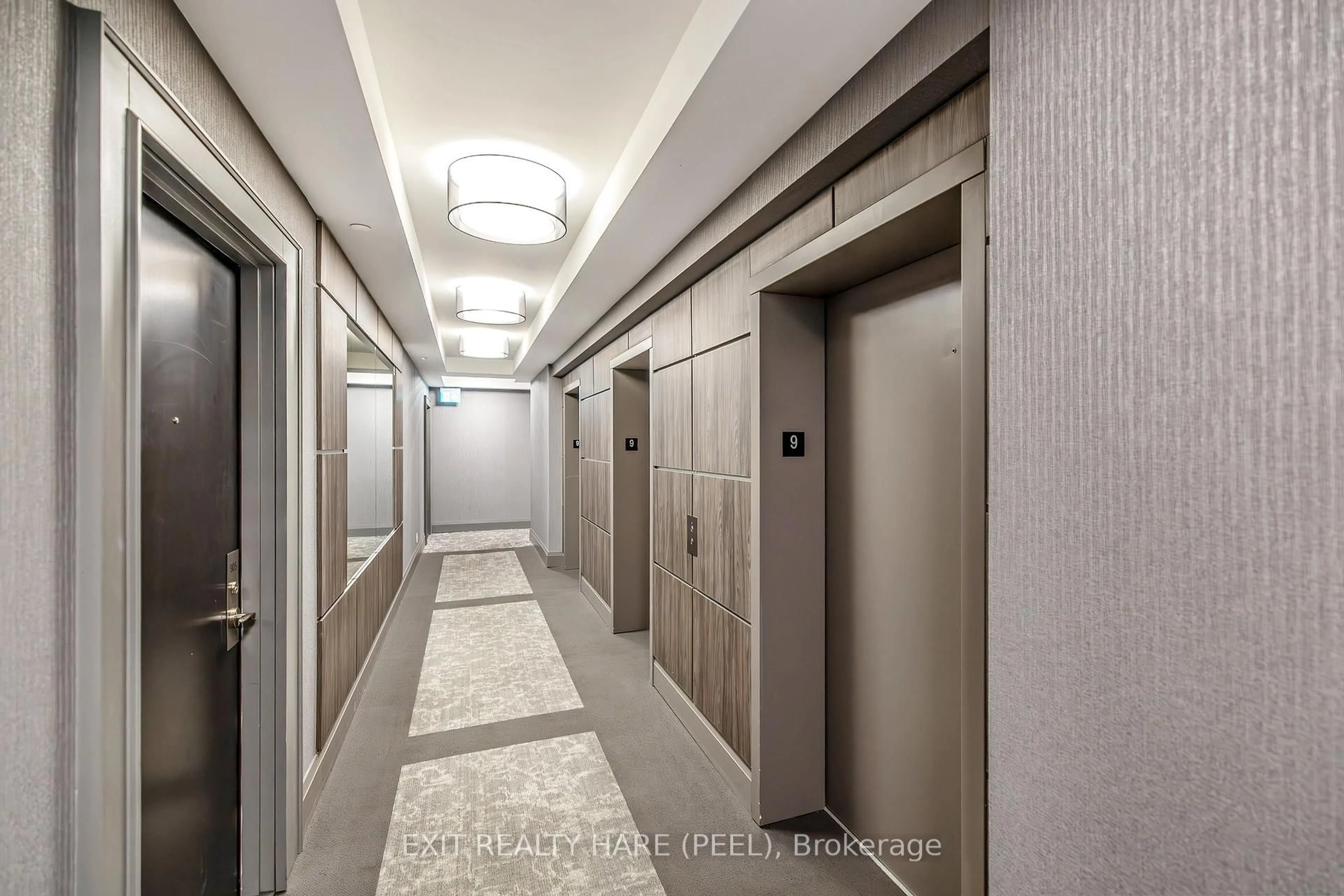 Indoor foyer for 15 Lynch St #901, Brampton Ontario L6W 0C7