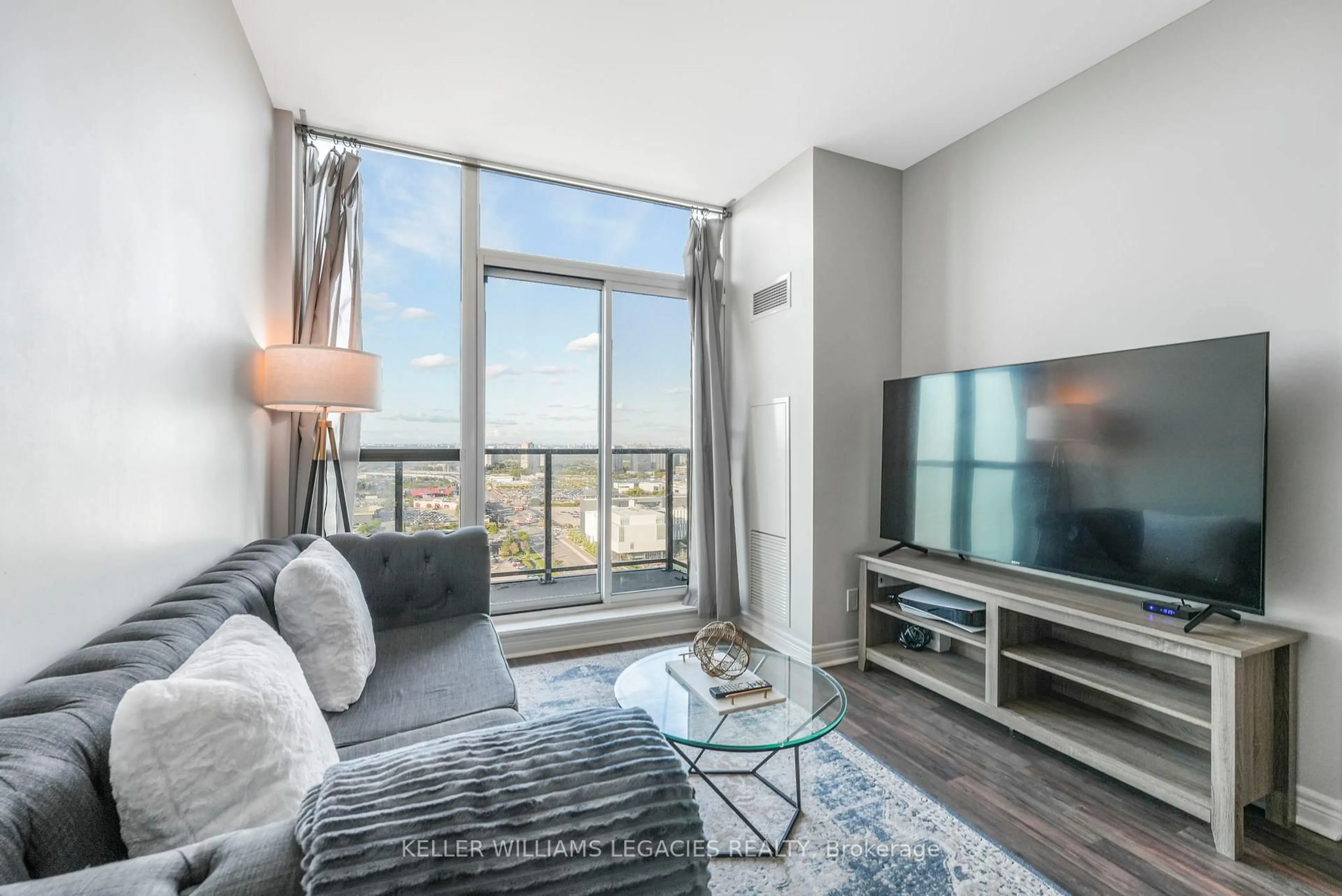 Living room with furniture, unknown for 339 Rathburn Rd #PH18, Mississauga Ontario L5B 0K6