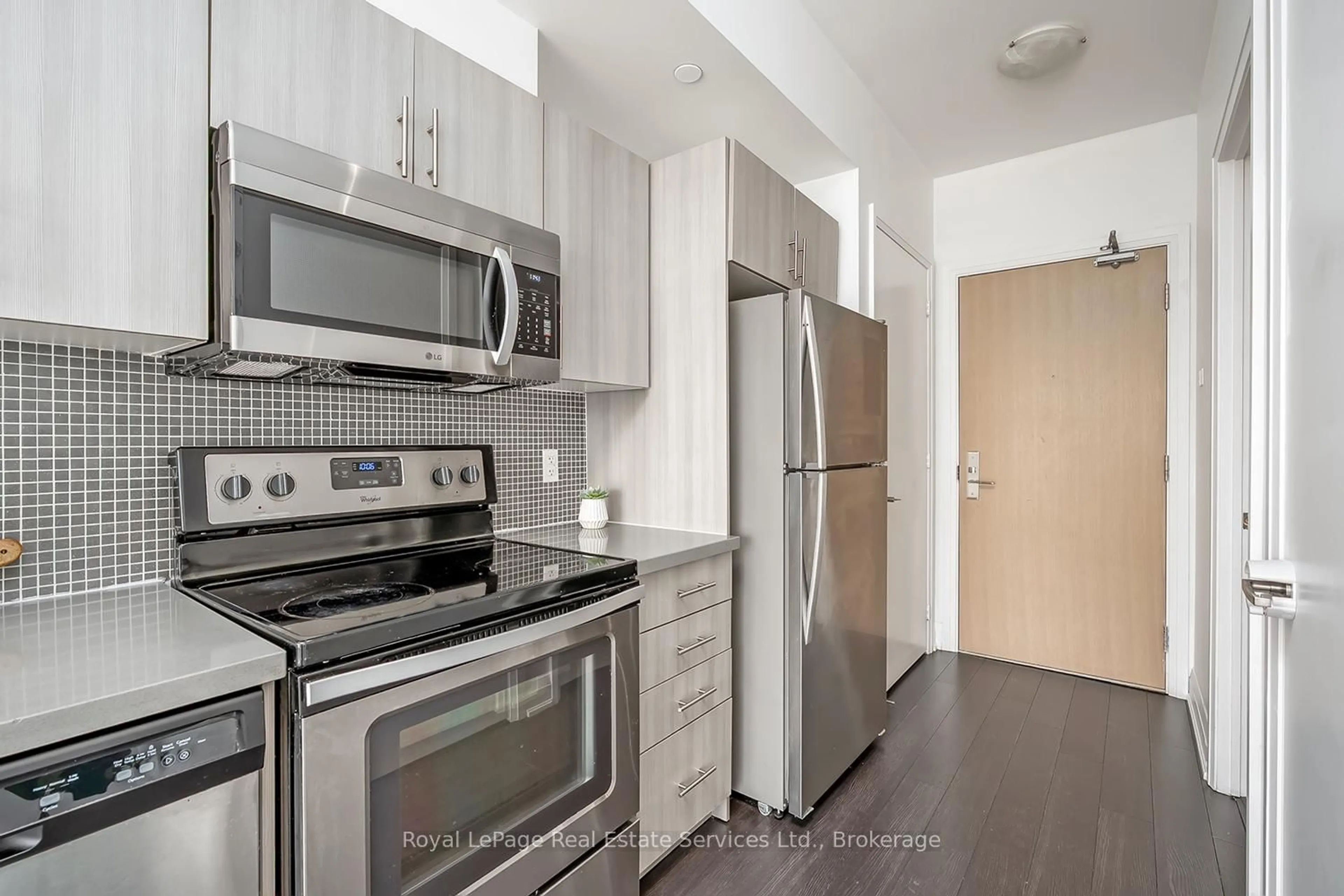 Standard kitchen, unknown for 16 McAdam Ave #410, Toronto Ontario M6A 0B9