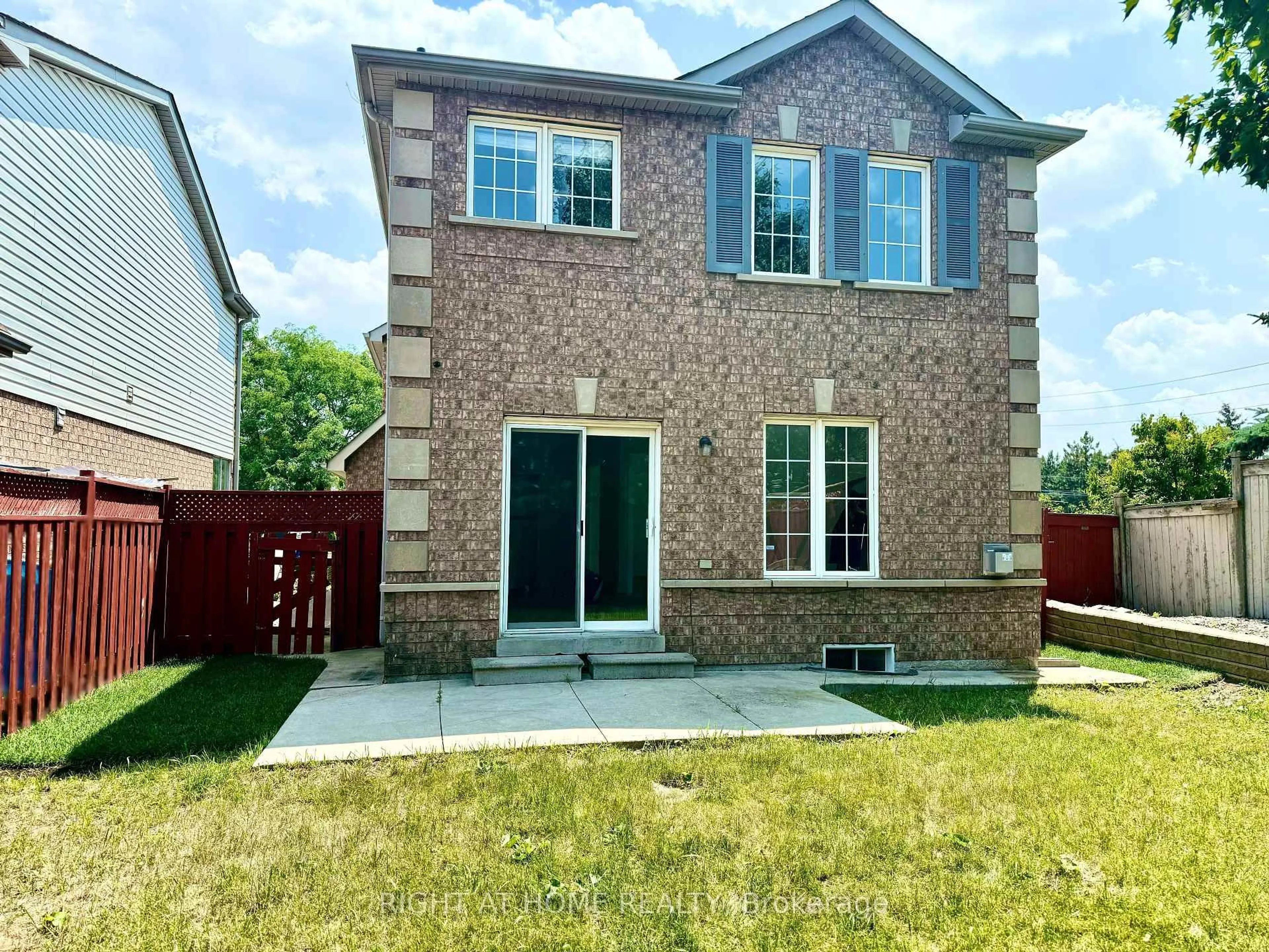 Home with brick exterior material, street for 32 Hocken Crt, Brampton Ontario L6R 2T7