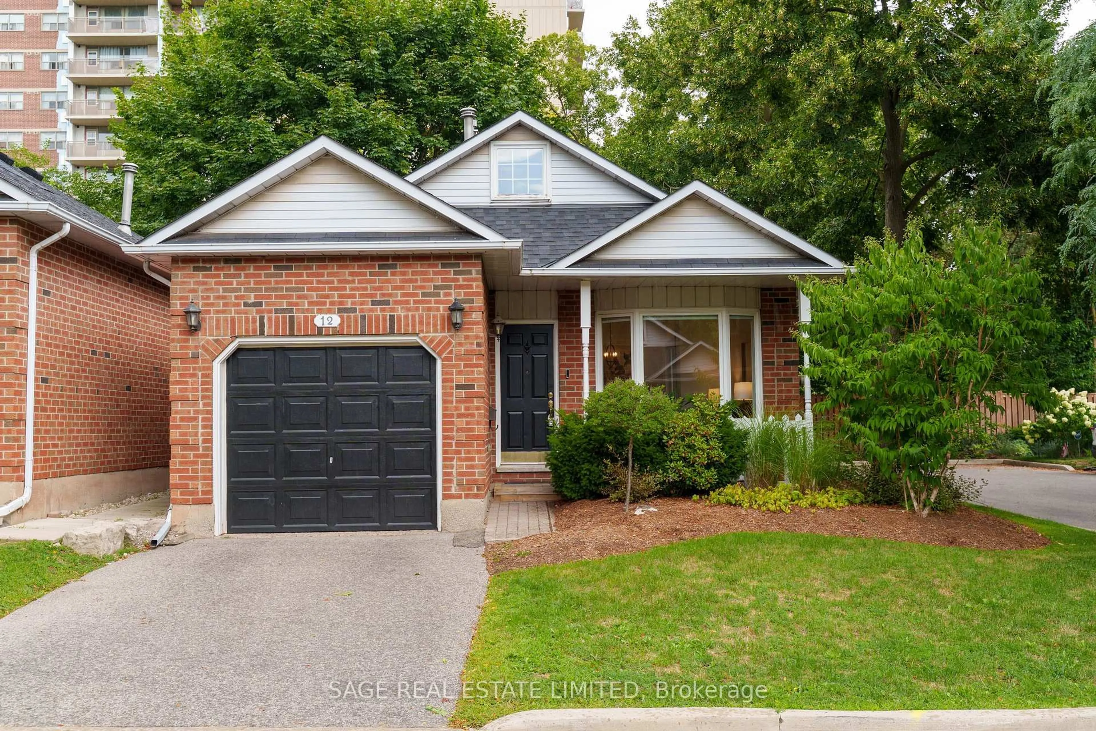 Home with brick exterior material, street for 935 King Rd #12, Burlington Ontario L7T 3L2