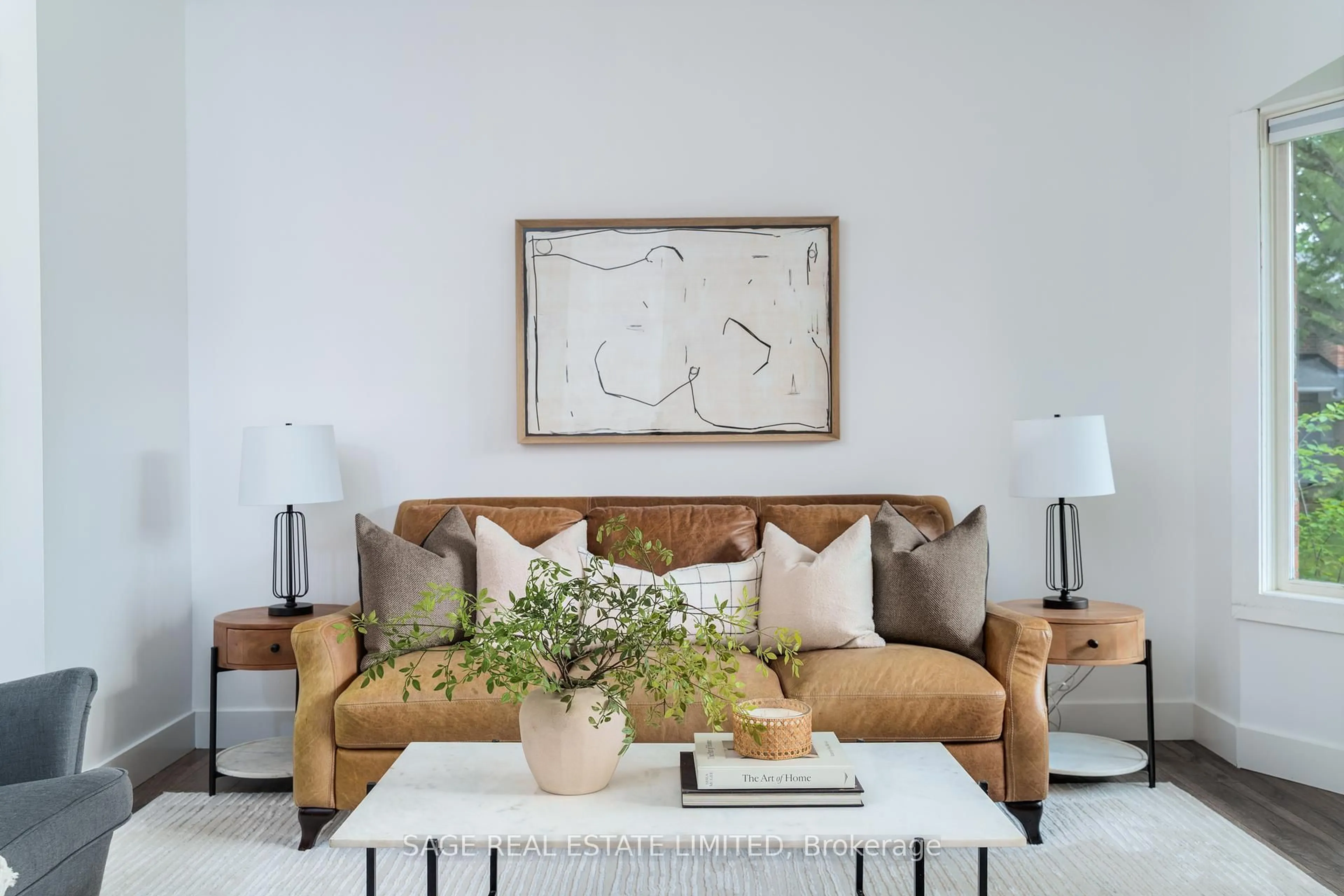 Living room with furniture, unknown for 935 King Rd #12, Burlington Ontario L7T 3L2