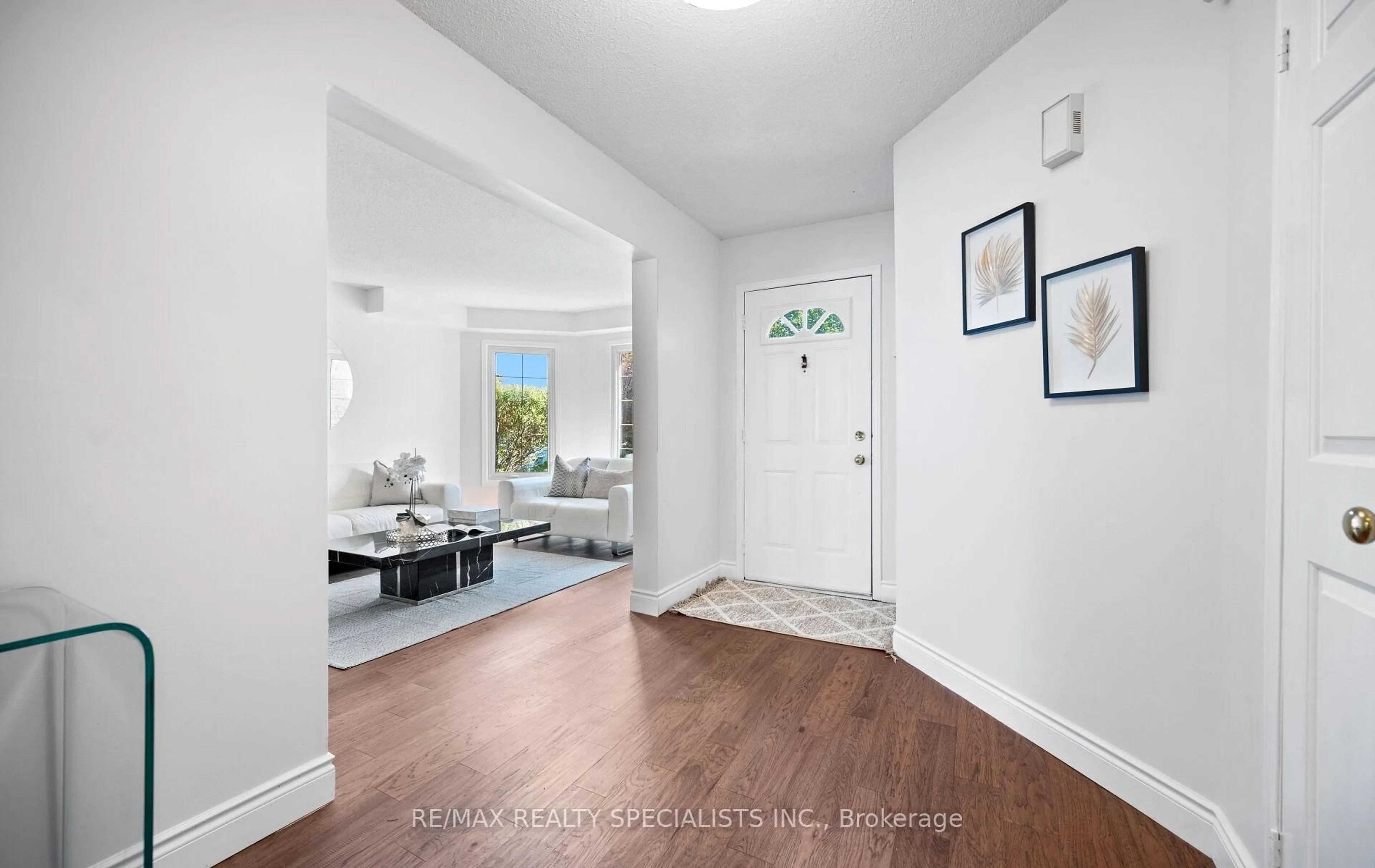 Indoor entryway for 3213 Maderna Rd, Burlington Ontario L7M 2V6