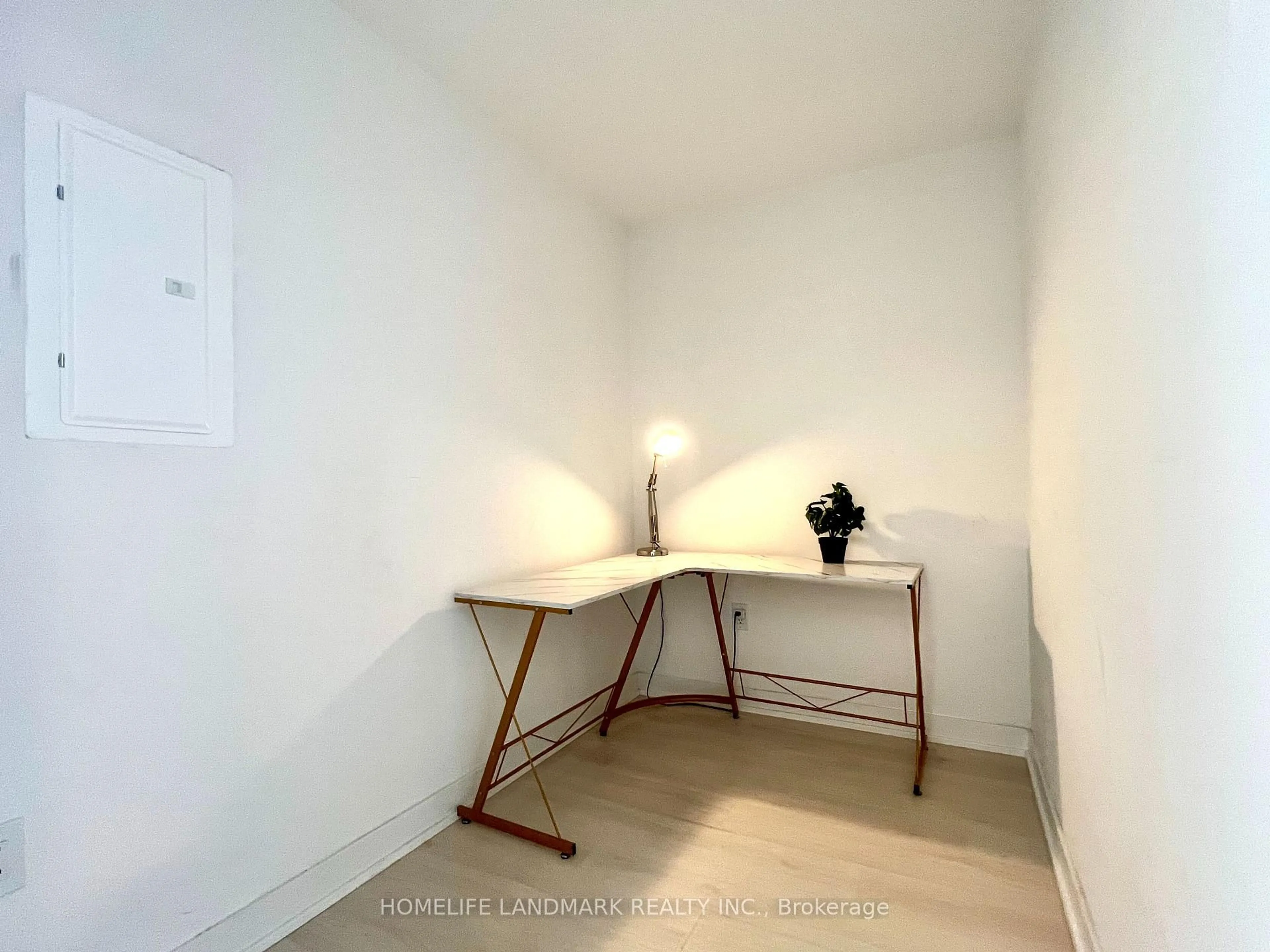 A pic of a room for 3900 Confederation Pkwy #2312, Mississauga Ontario L5B 0M3