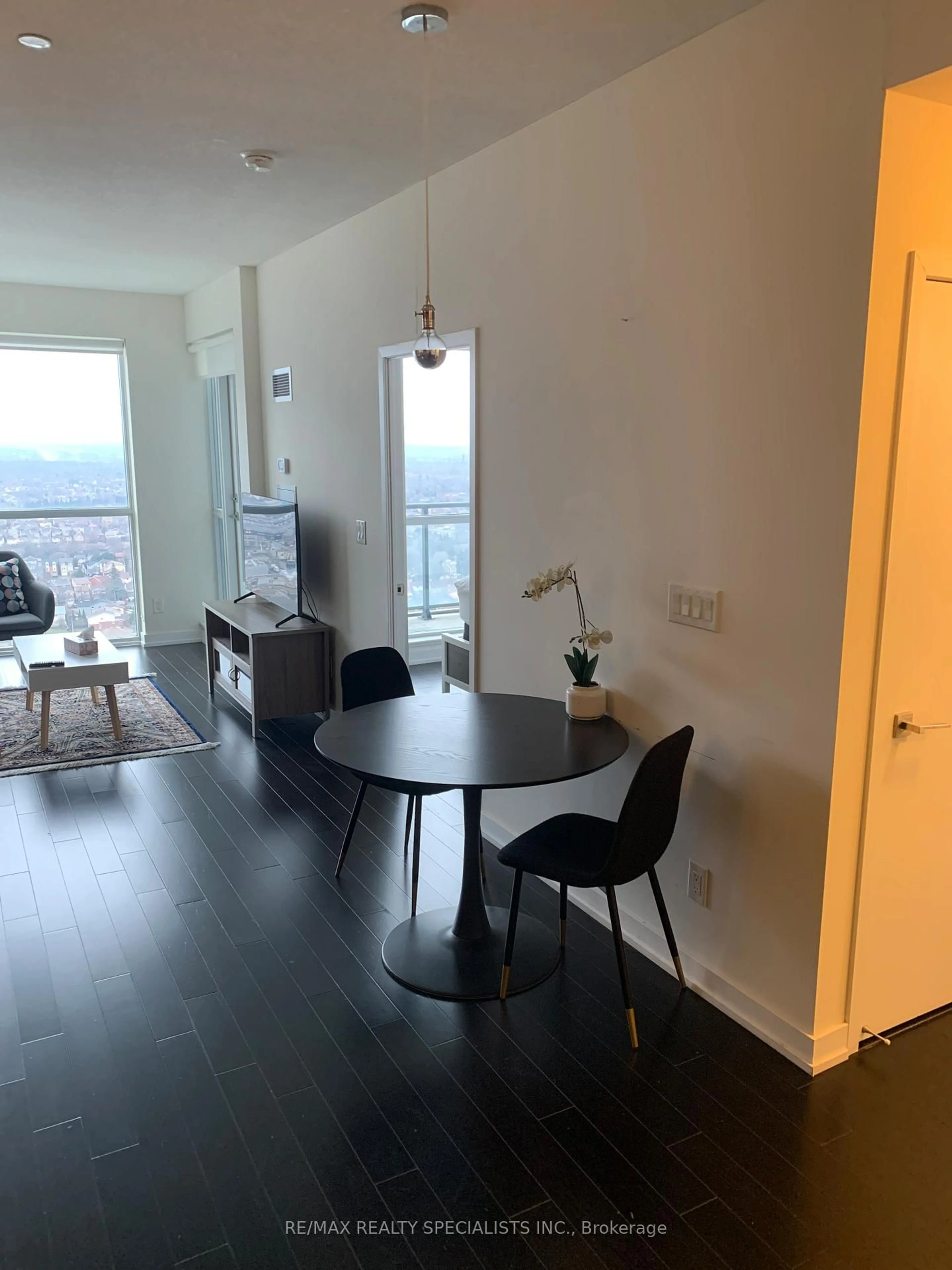 A pic of a room for 4011 Brickstone Mews #2801, Mississauga Ontario L5B 0G3