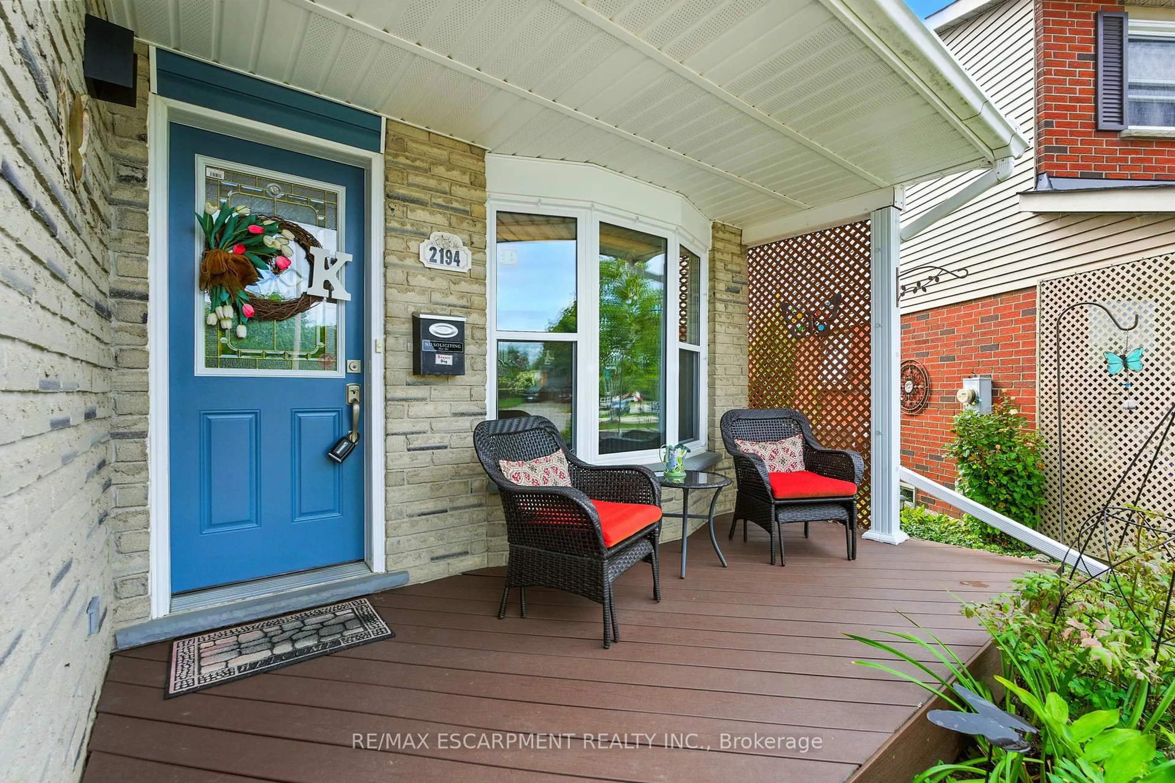 Indoor entryway for 2194 Silverbirch Crt, Burlington Ontario L7M 3H7
