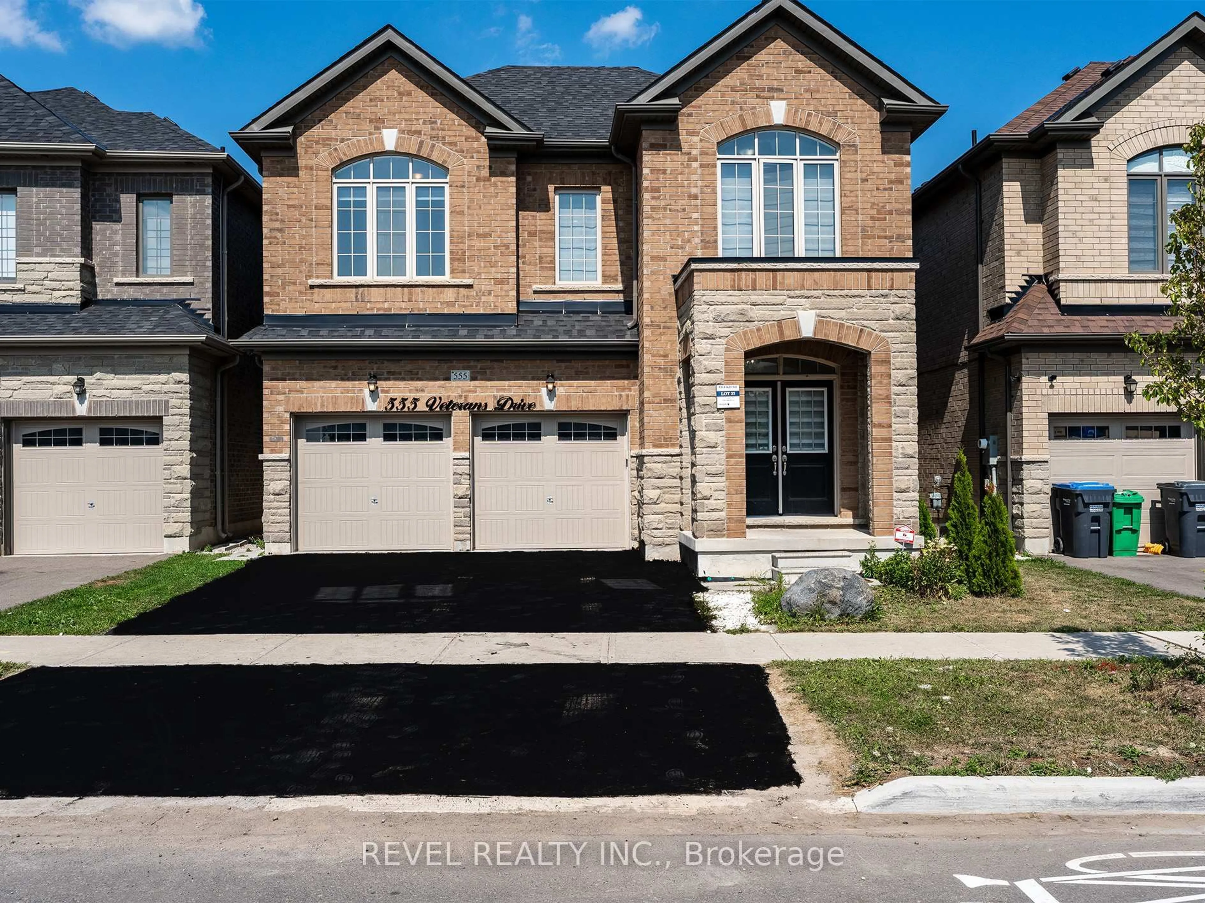 Home with brick exterior material, street for 555 Veterans Dr, Brampton Ontario L7A 5A6