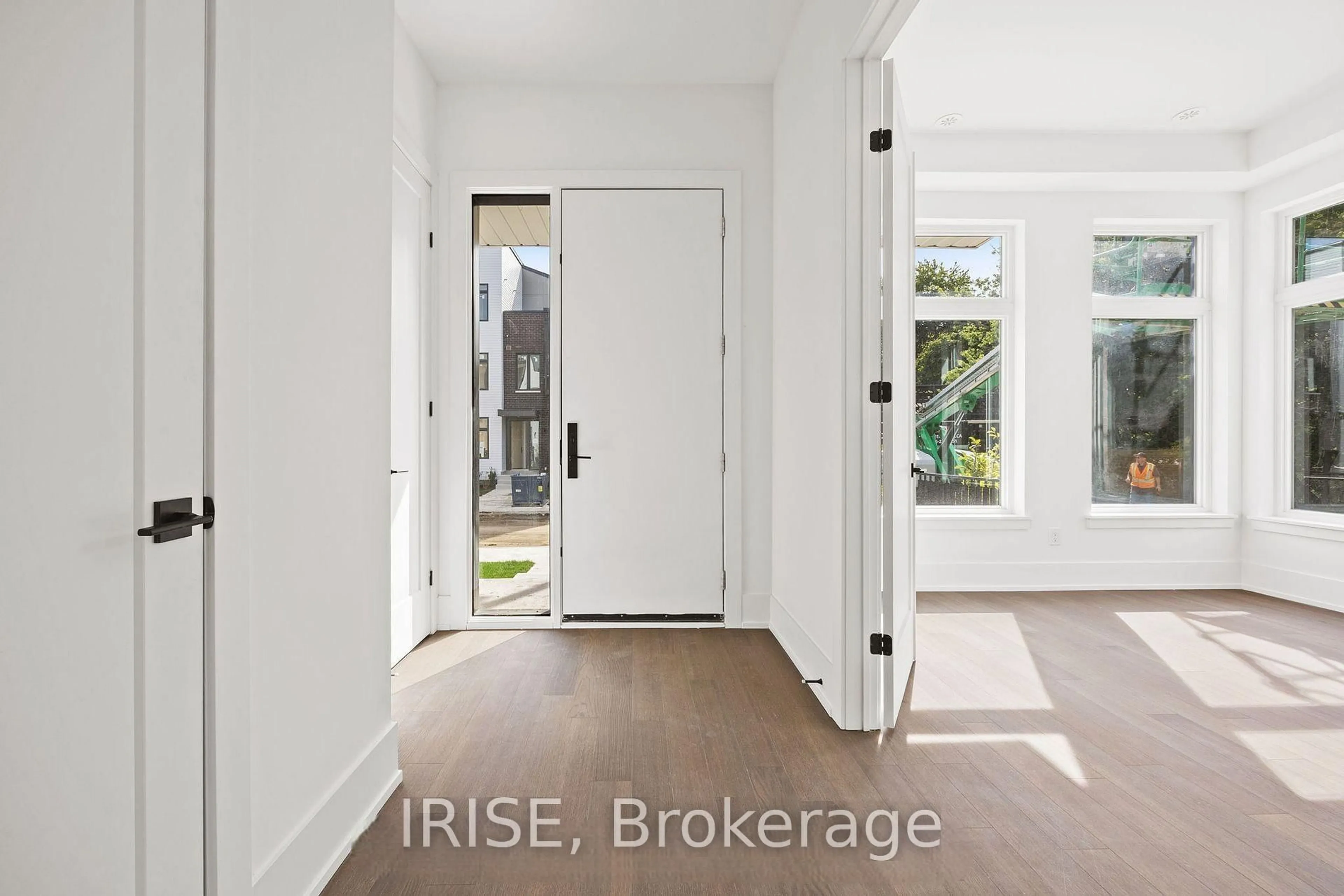 Indoor entryway for 40 Lou Parsons Way #55, Mississauga Ontario L5H 0B2