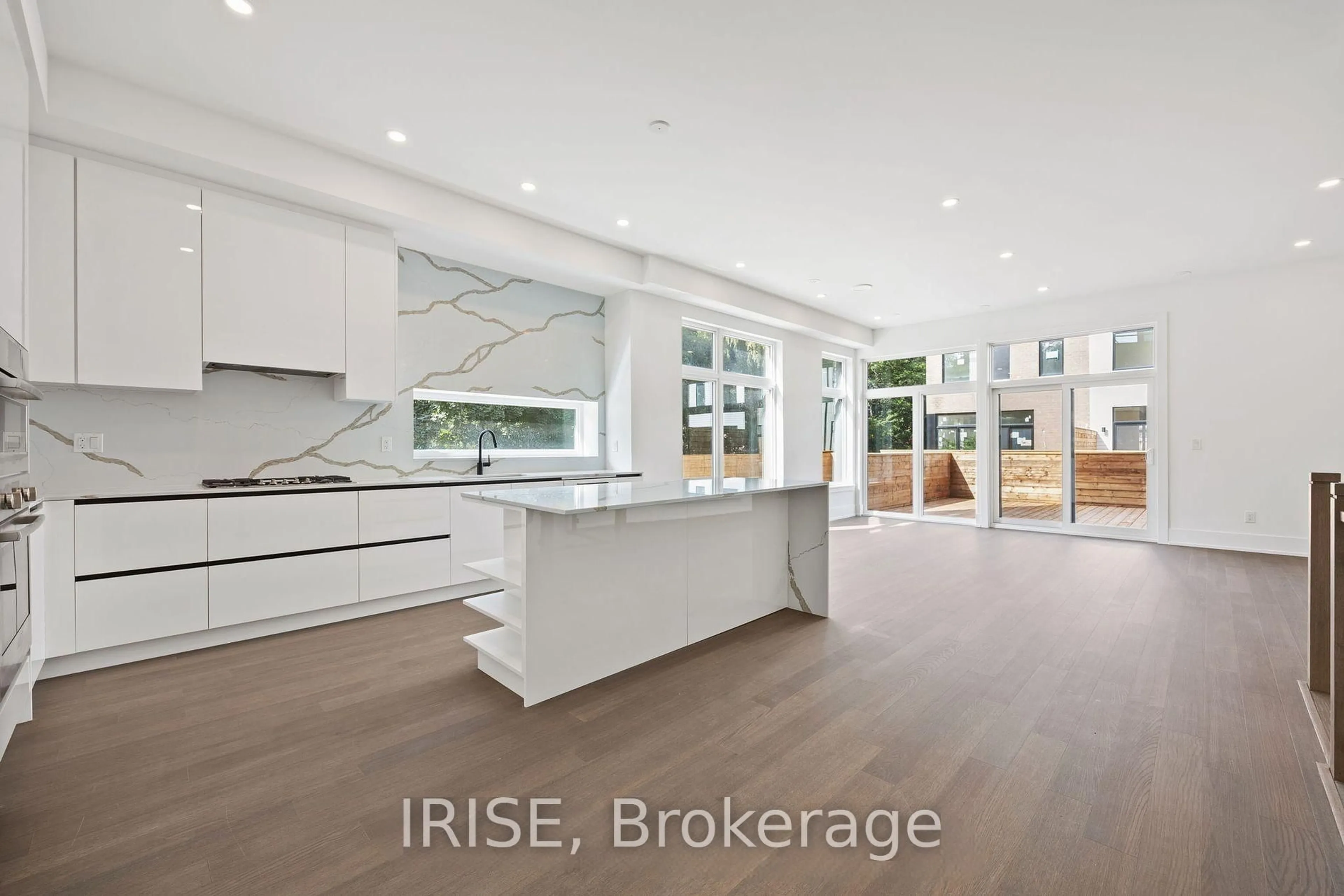 Open concept kitchen, ceramic/tile floor for 40 Lou Parsons Way #55, Mississauga Ontario L5H 0B2