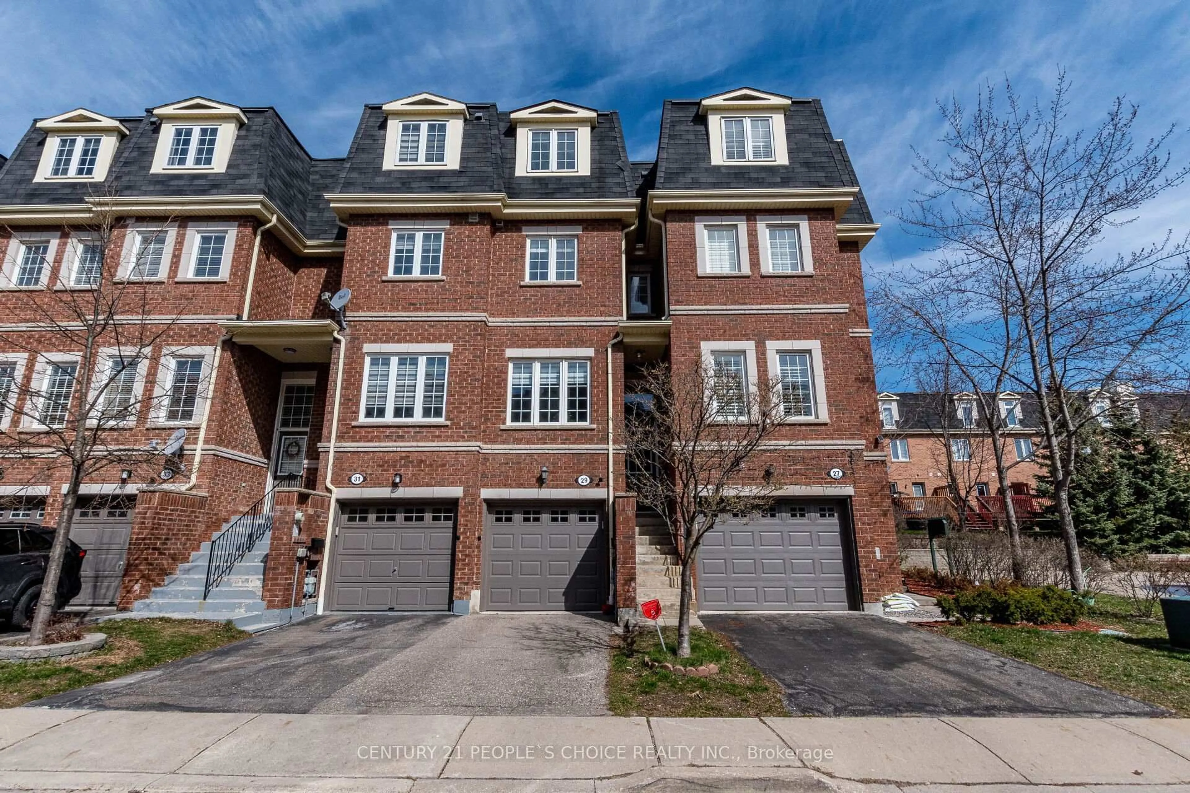 Home with brick exterior material, street for 435 Hensall Circ #29, Mississauga Ontario L5A 4P1