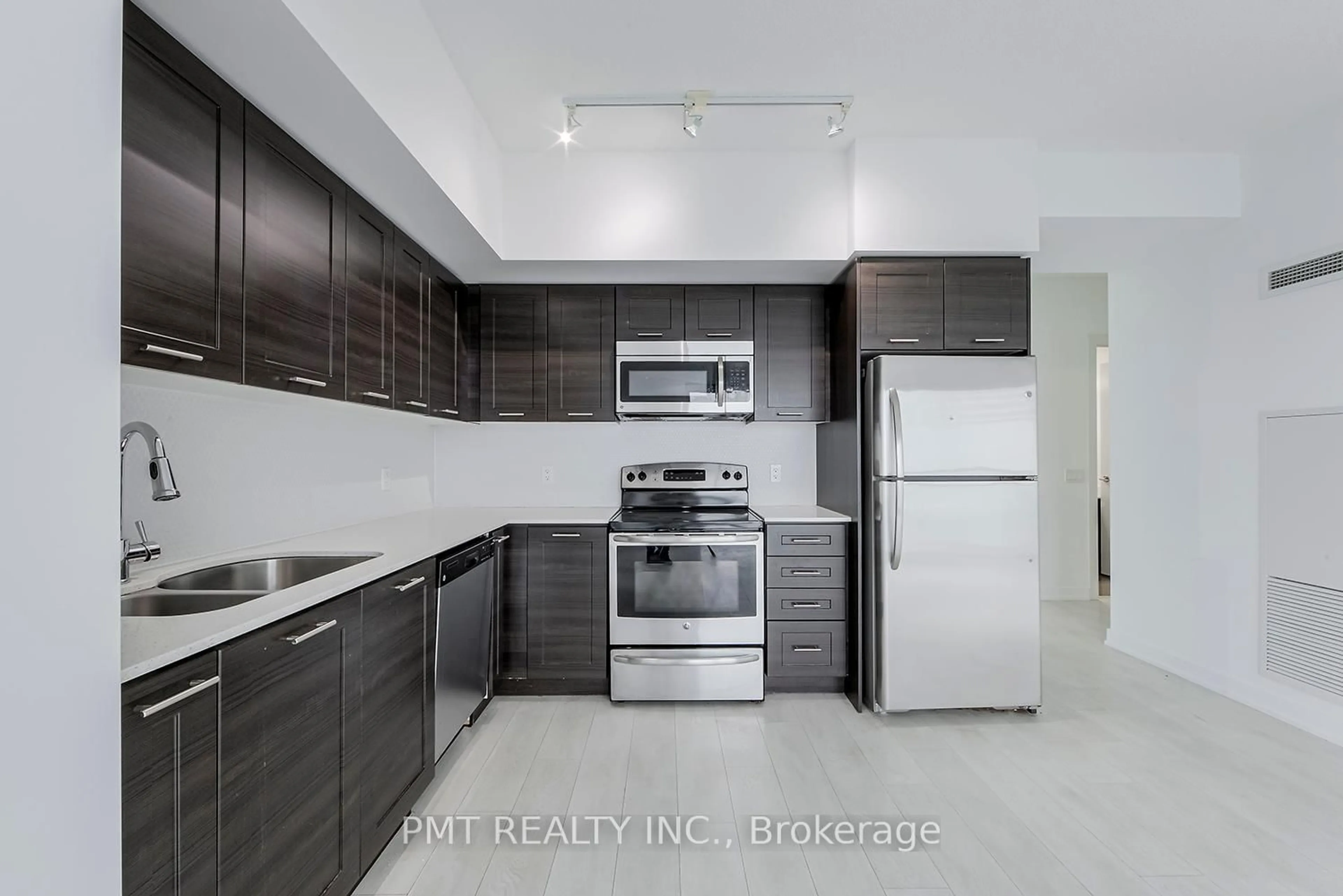 Standard kitchen, ceramic/tile floor for 2220 Lake Shore Blvd #3902, Toronto Ontario M8V 0C1
