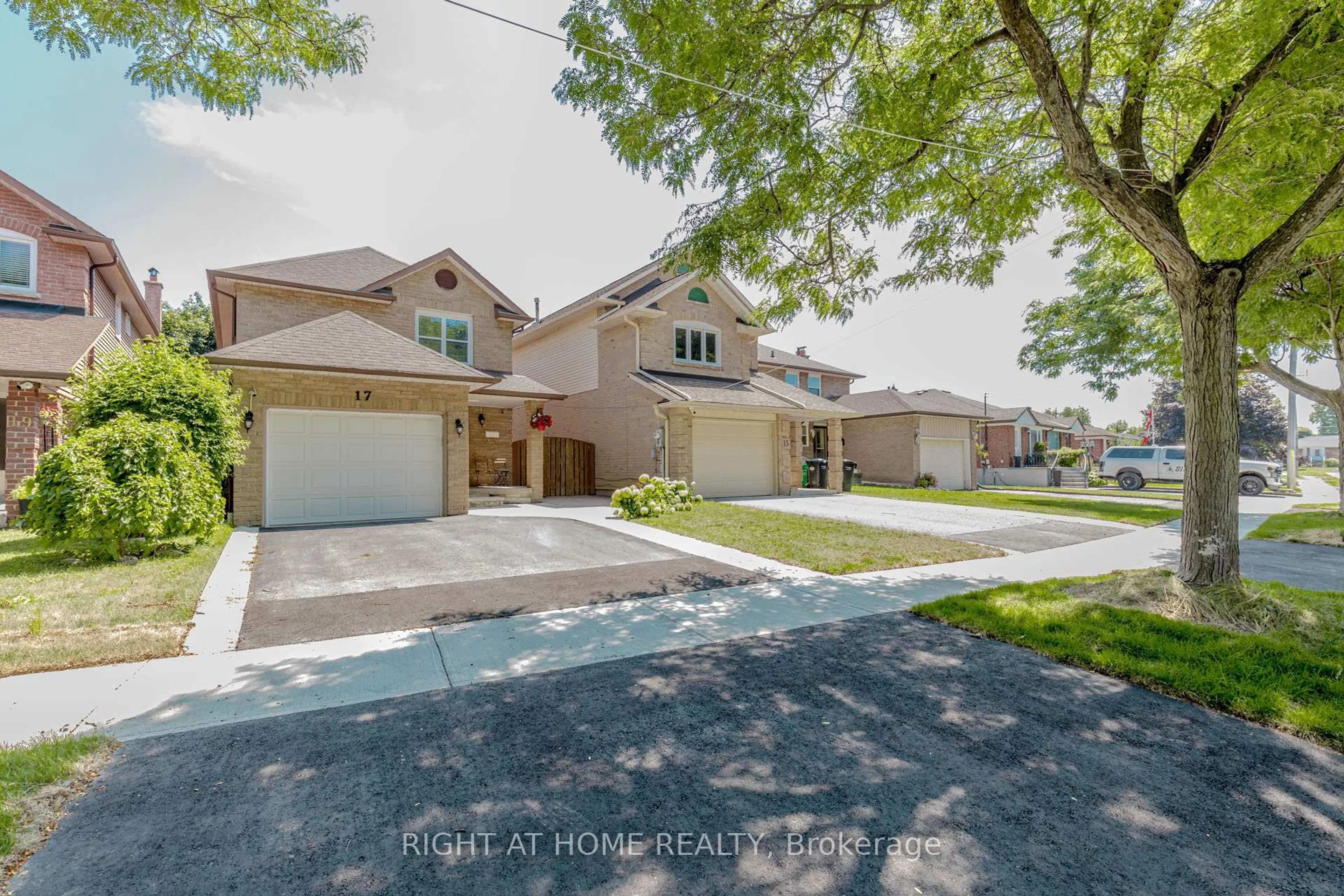 A pic from outside/outdoor area/front of a property/back of a property/a pic from drone, street for 17 Garden Ave, Brampton Ontario L6X 1M4