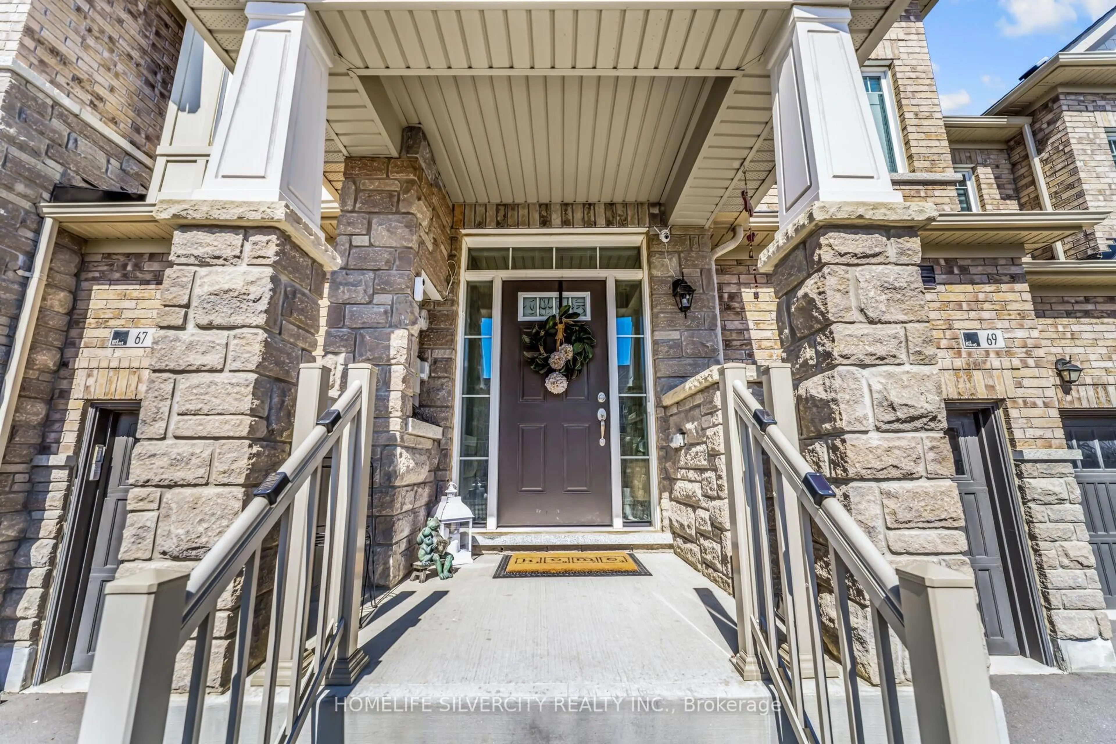 Indoor entryway for 69 Tundra Rd, Caledon Ontario L7C 4G9